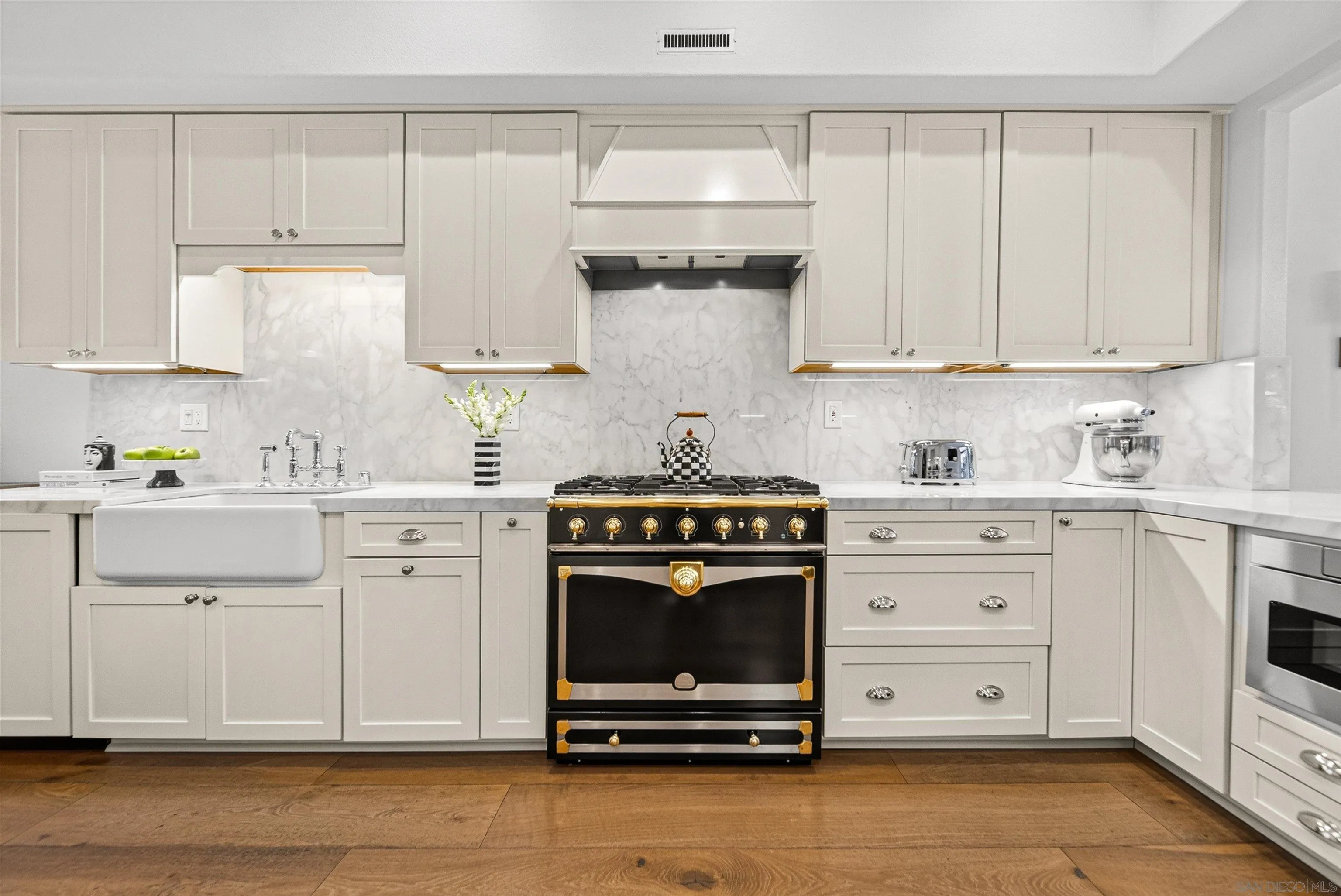 https://cdn.realtyfeed.com/cdn/127/260016133/88bd38526b910badd788be88a9d9f6ca.webp