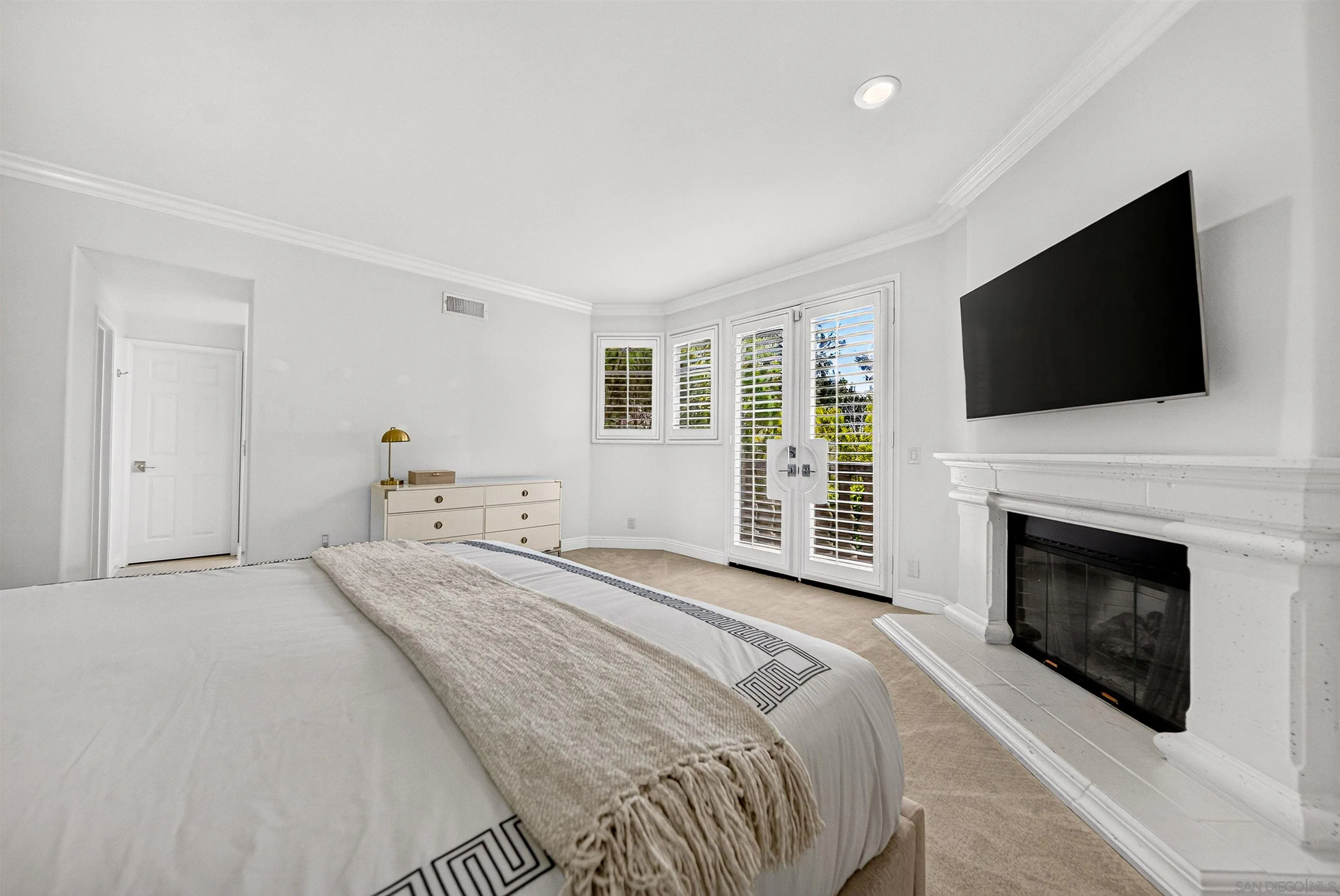 https://cdn.realtyfeed.com/cdn/127/260016133/8e51c24e7925b8d2f397cf5948c1992e.webp