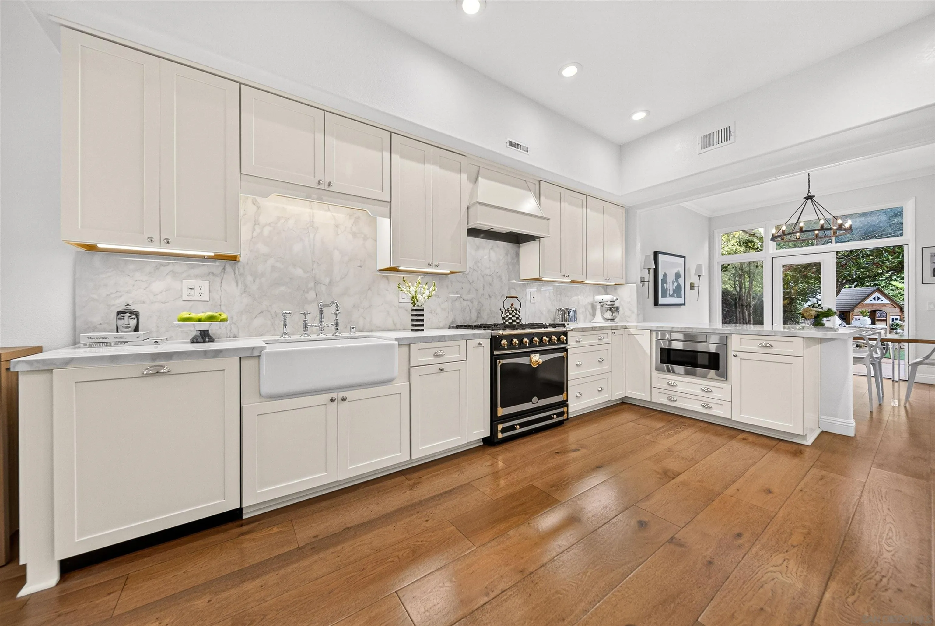 https://cdn.realtyfeed.com/cdn/127/260016133/c4492cfc1fac655618fe435f21703825.webp