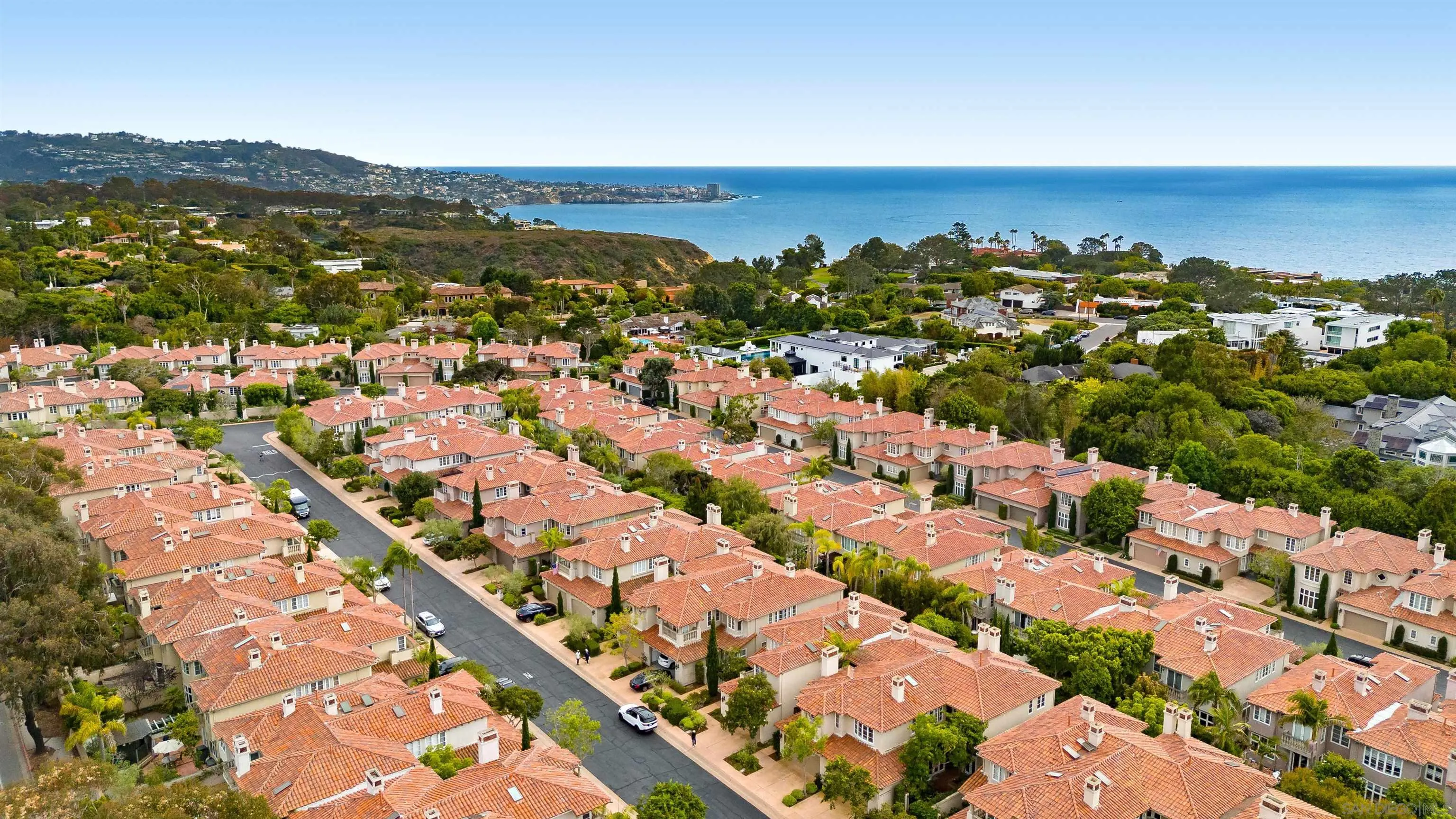 https://cdn.realtyfeed.com/cdn/127/260016133/ca10b4b9e724535ac998380cedc9be47.webp