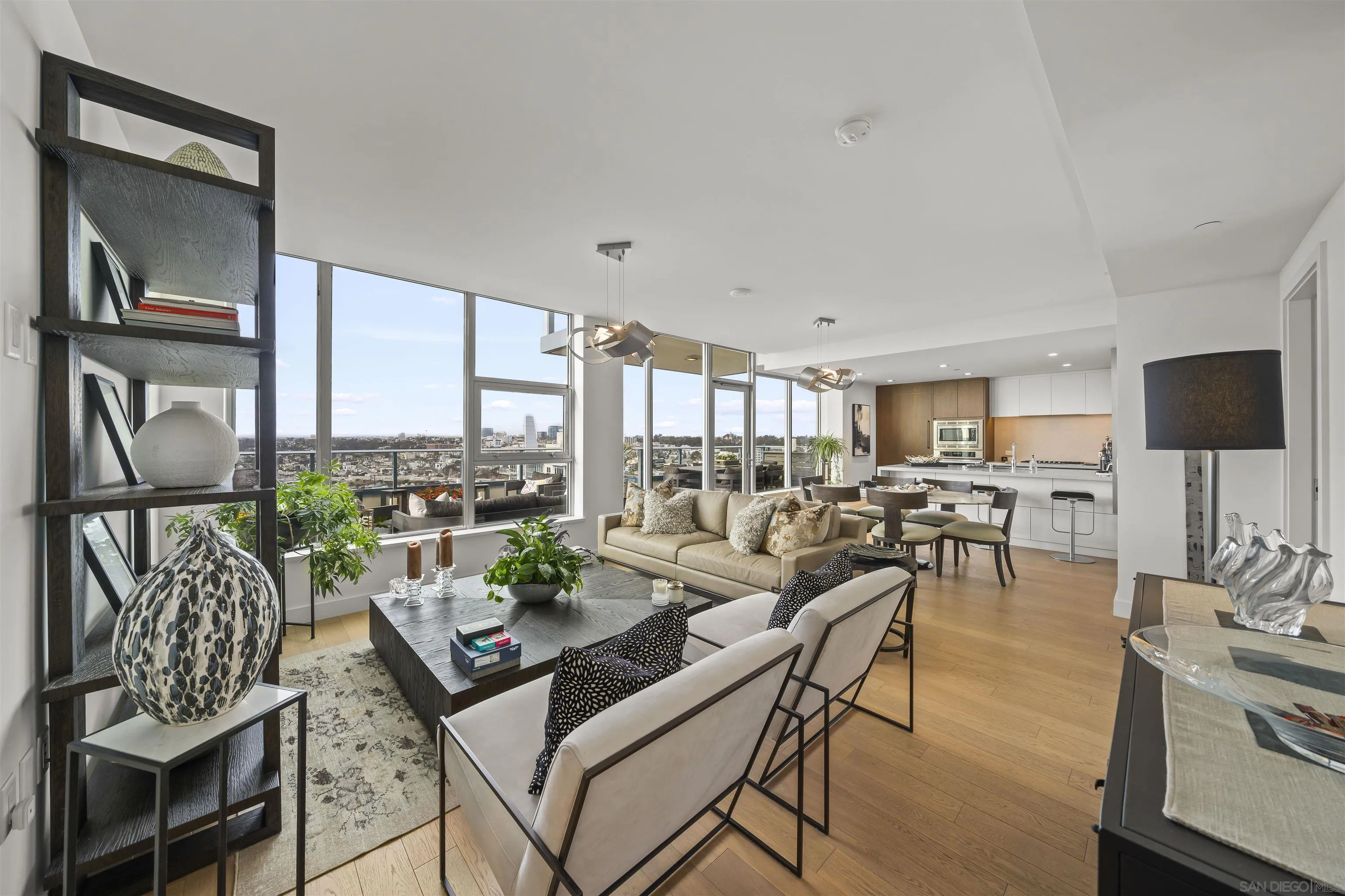 https://cdn.realtyfeed.com/cdn/127/260016134/08e5bdb0c97e08dc3340ea3c4a1efb01.webp