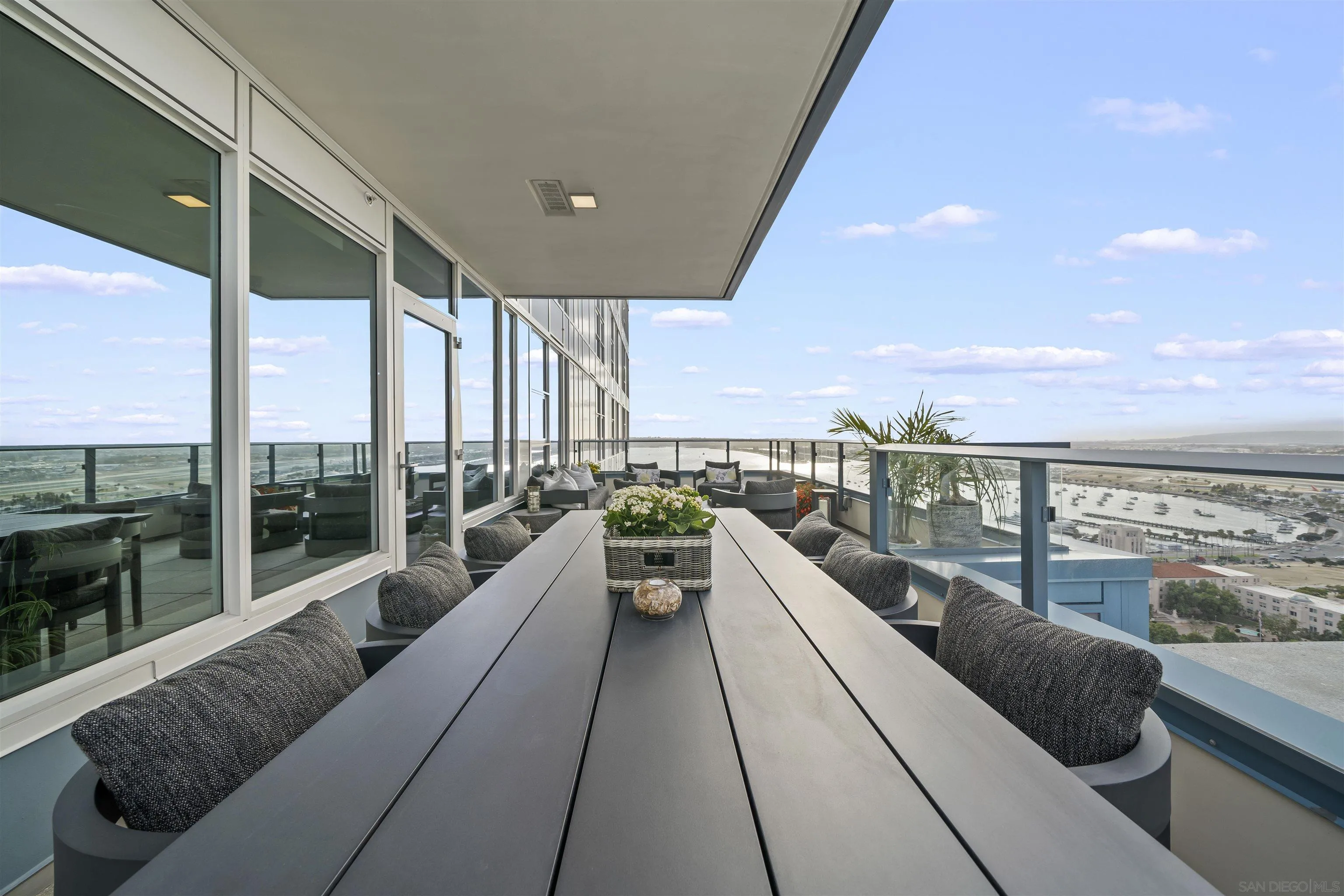 https://cdn.realtyfeed.com/cdn/127/260016134/28d957c5b698f7380ea782d9ba95a006.webp