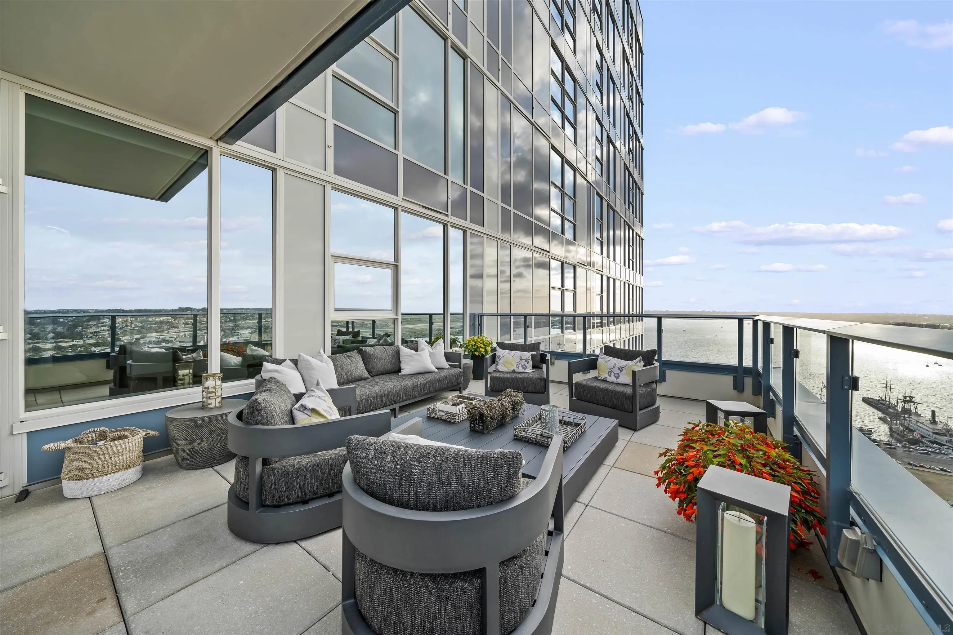 https://cdn.realtyfeed.com/cdn/127/260016134/33f28a0f4ace8bab46da2a8987da2d9e.webp