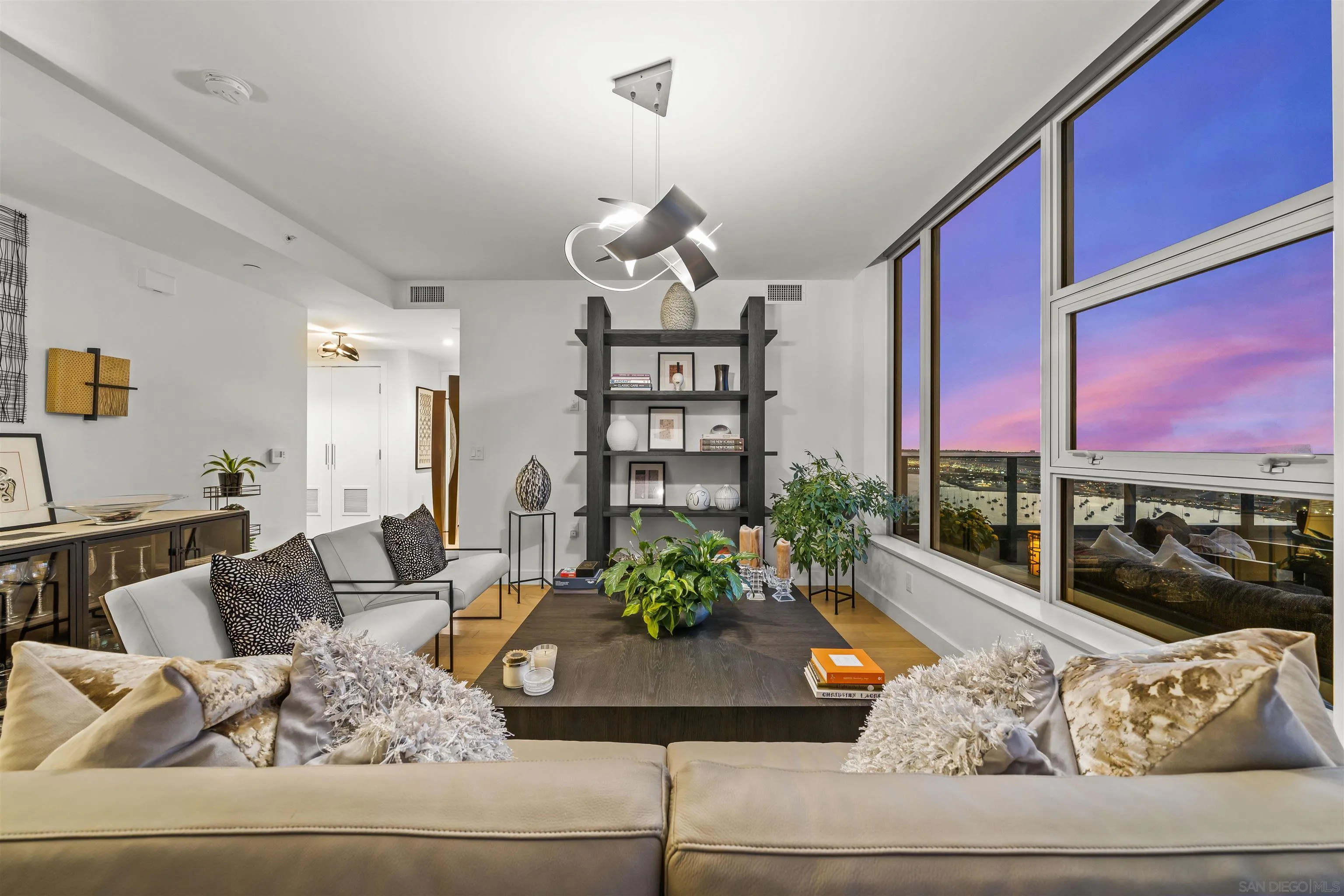 https://cdn.realtyfeed.com/cdn/127/260016134/88dbe6f2c79ad4ddcc0b2c0e0bf03d06.webp