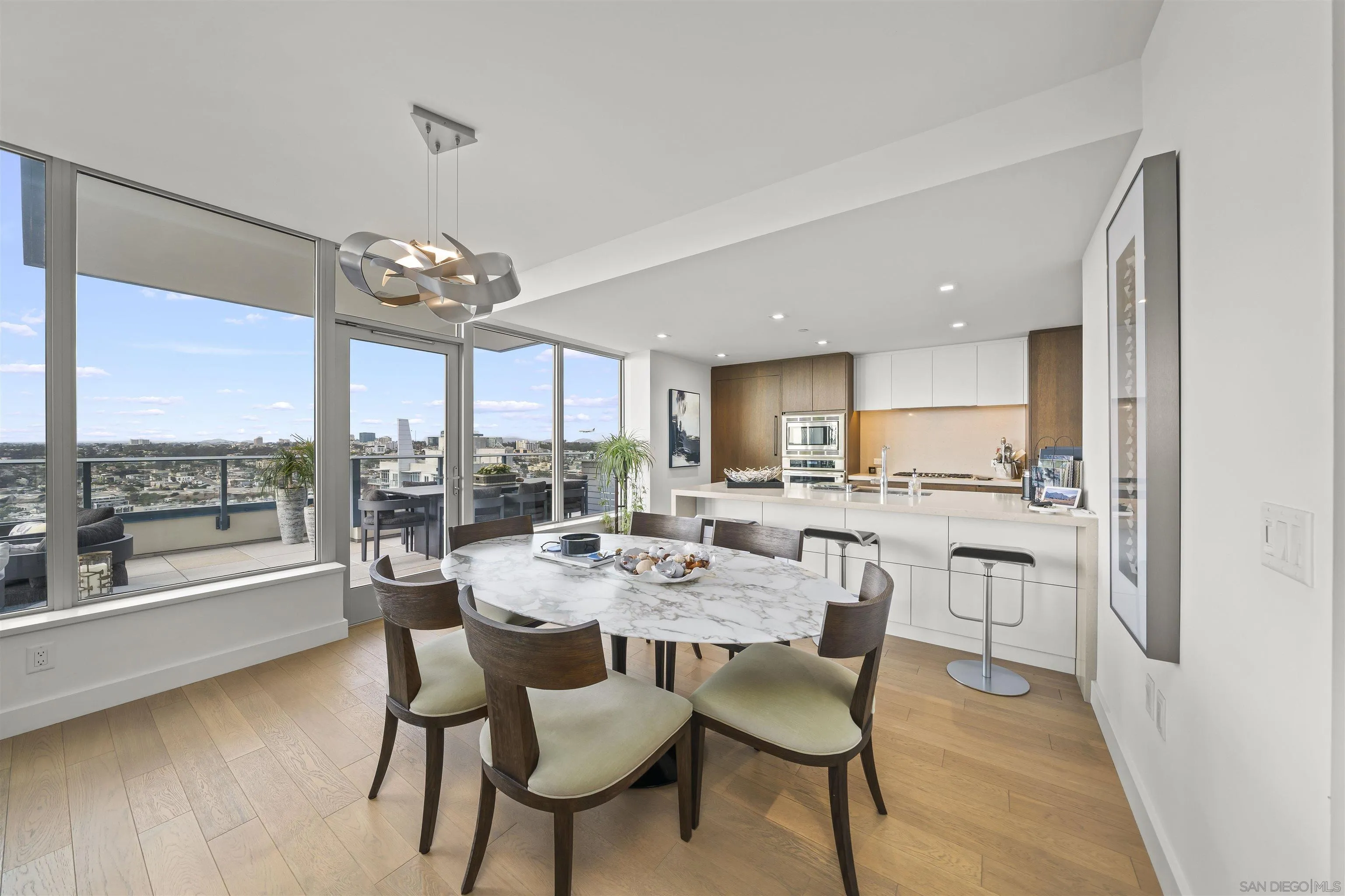 https://cdn.realtyfeed.com/cdn/127/260016134/98108db4fb429ea3831b32057810ba9a.webp