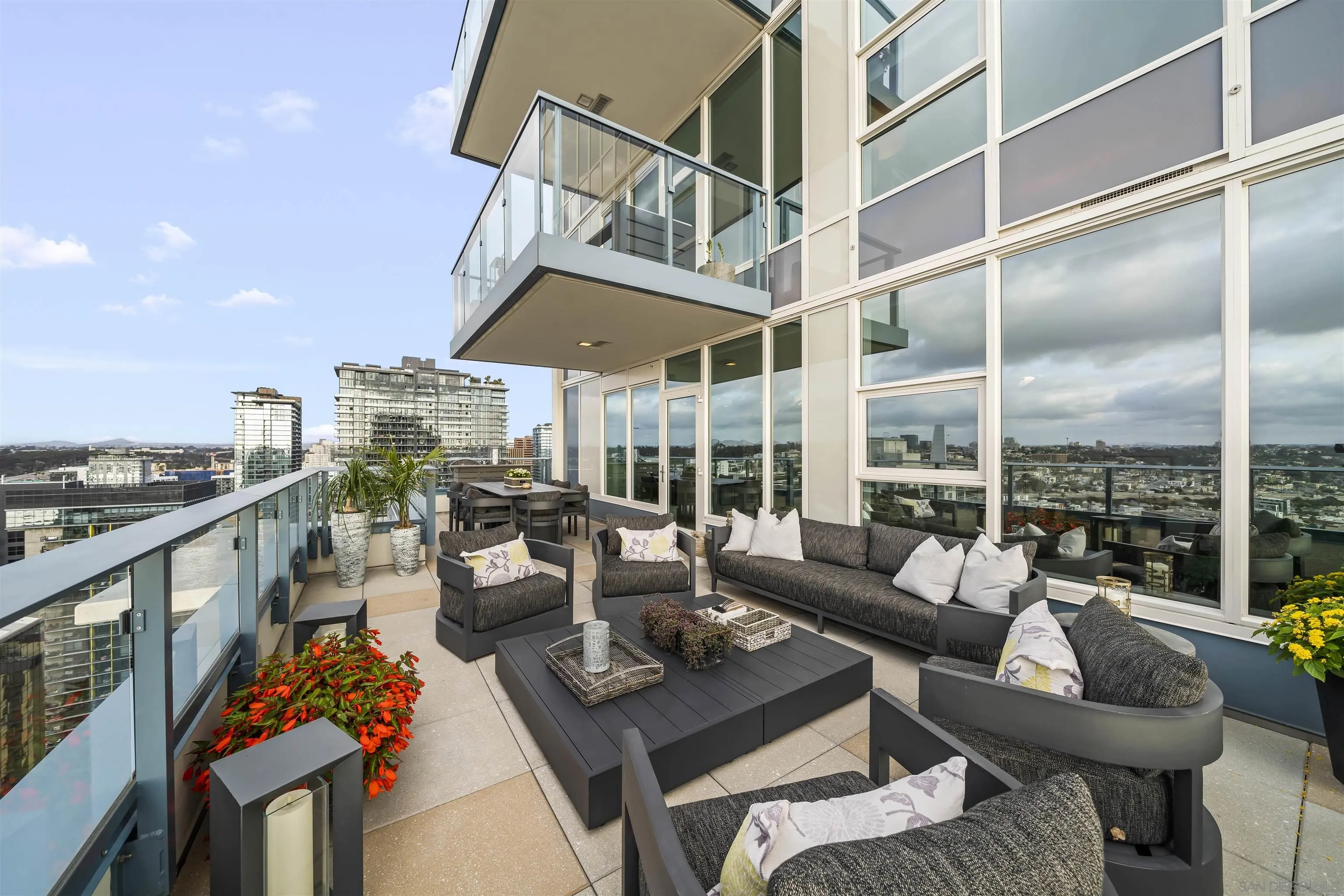https://cdn.realtyfeed.com/cdn/127/260016134/9f3061b03ba46c57db4ab5298a4d4a5e.webp