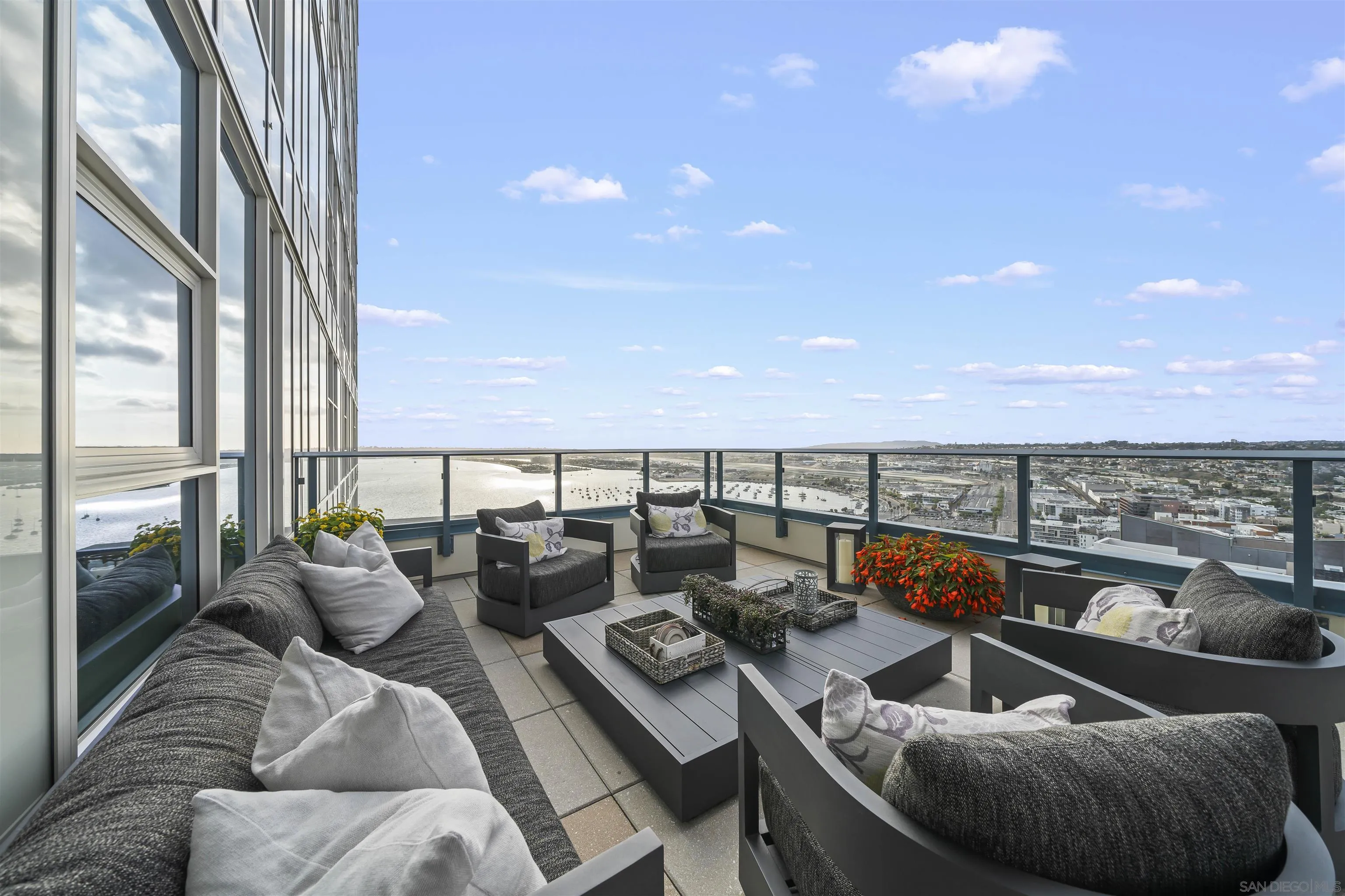 https://cdn.realtyfeed.com/cdn/127/260016134/a528e62ee1ebb3bc5e6baba9af7d4dbc.webp