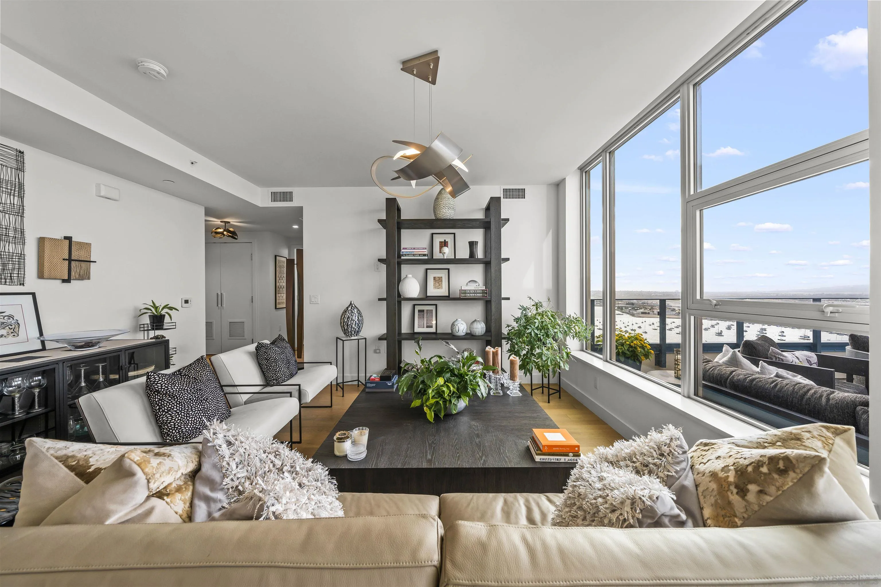 https://cdn.realtyfeed.com/cdn/127/260016134/d732c1d6b7eaeaeff78b86a3a55aeed7.webp