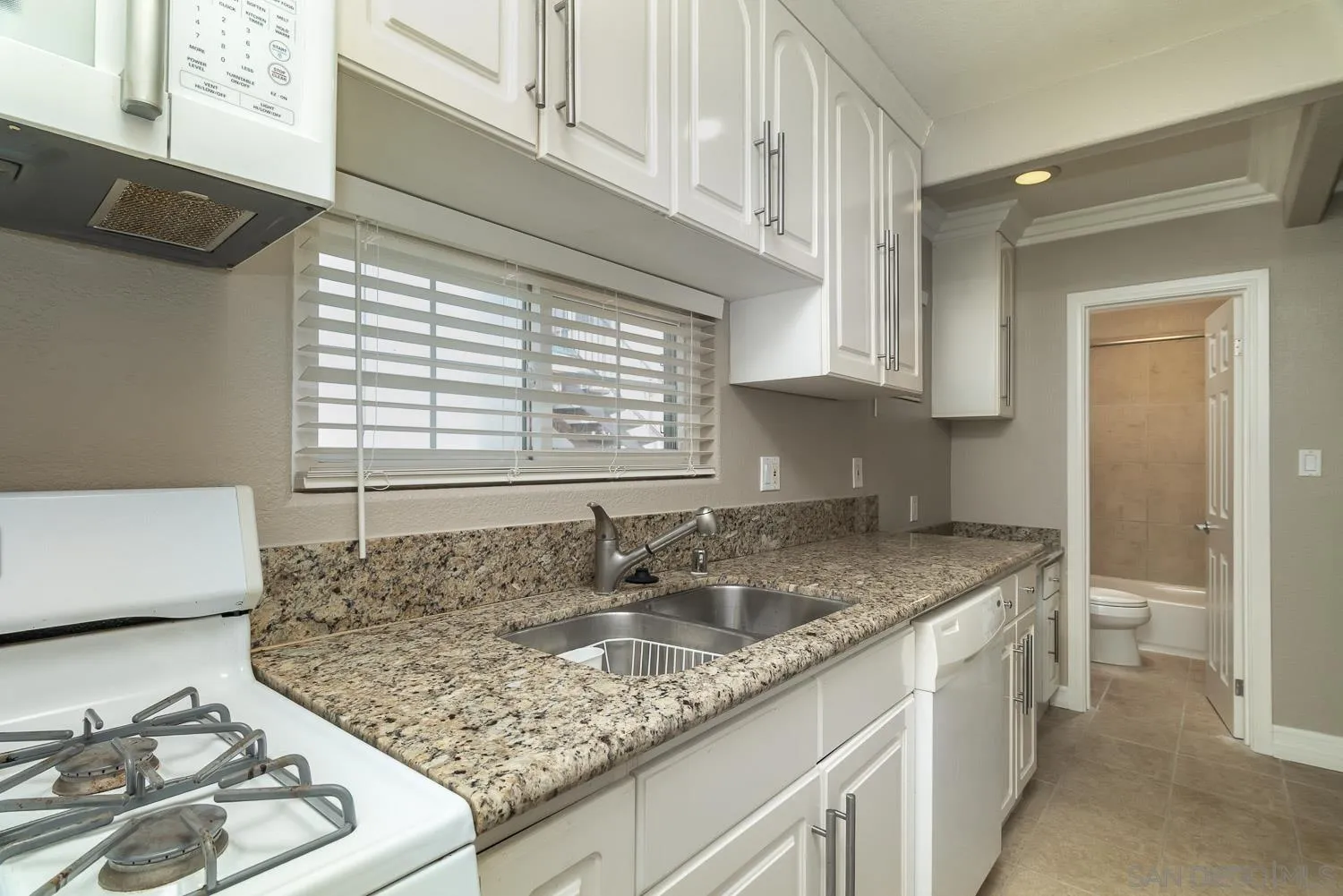 https://cdn.realtyfeed.com/cdn/127/260016135/119d5deacba00f85c7a48f69a9629d99.webp