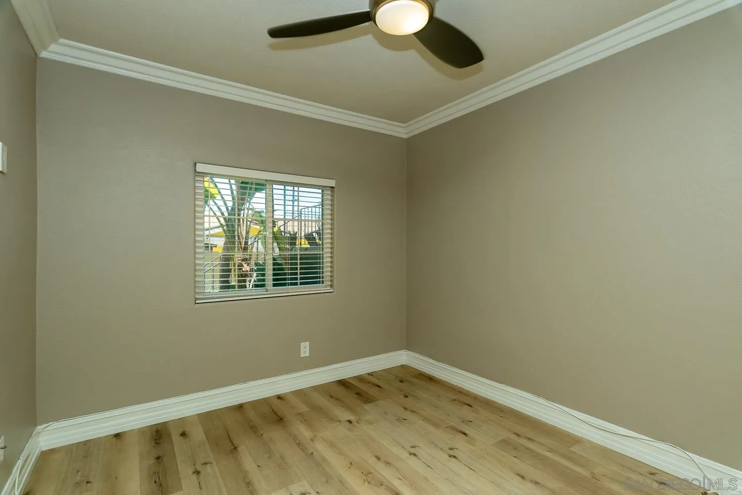 https://cdn.realtyfeed.com/cdn/127/260016135/2c2e4f9f5d92735caa41db91de2d5fb8.webp