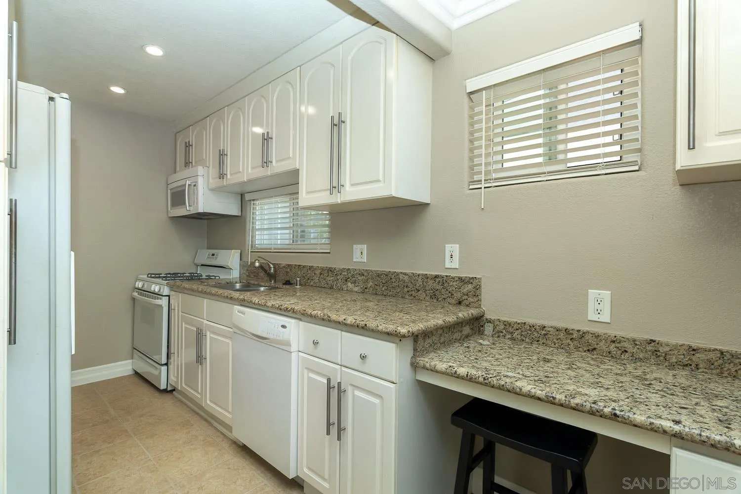 https://cdn.realtyfeed.com/cdn/127/260016135/331aaa09dd4ac1acd43473a528469b9b.webp