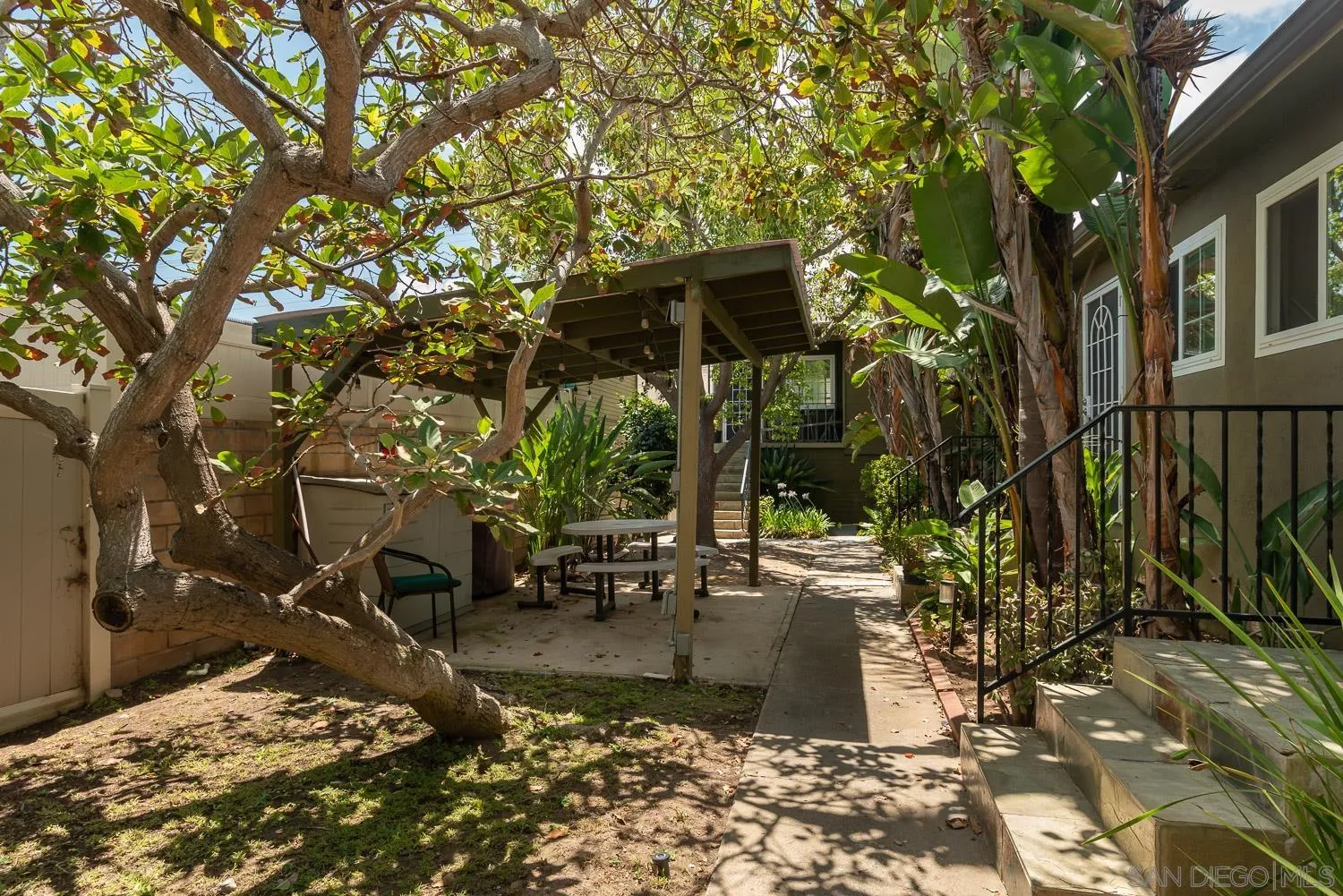 https://cdn.realtyfeed.com/cdn/127/260016135/81c5943016eb588b0076ea90e971caaa.webp