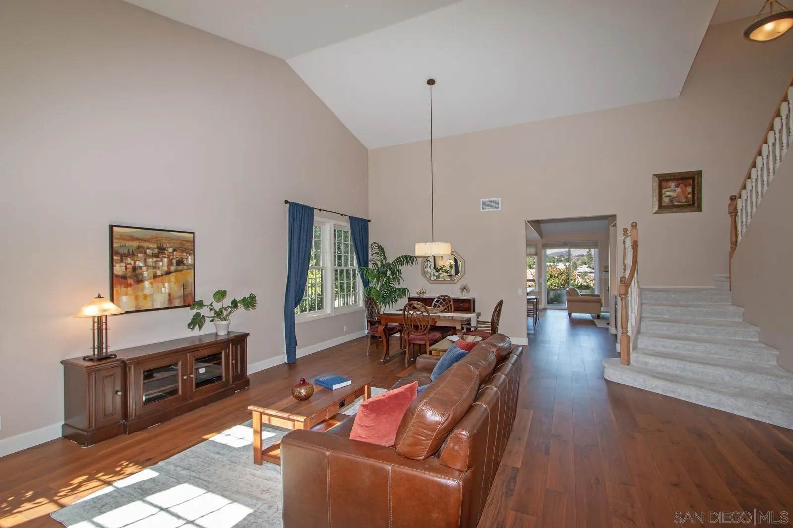 https://cdn.realtyfeed.com/cdn/127/260016146/1ec43eefaf66dccfef314482a18f1280.webp