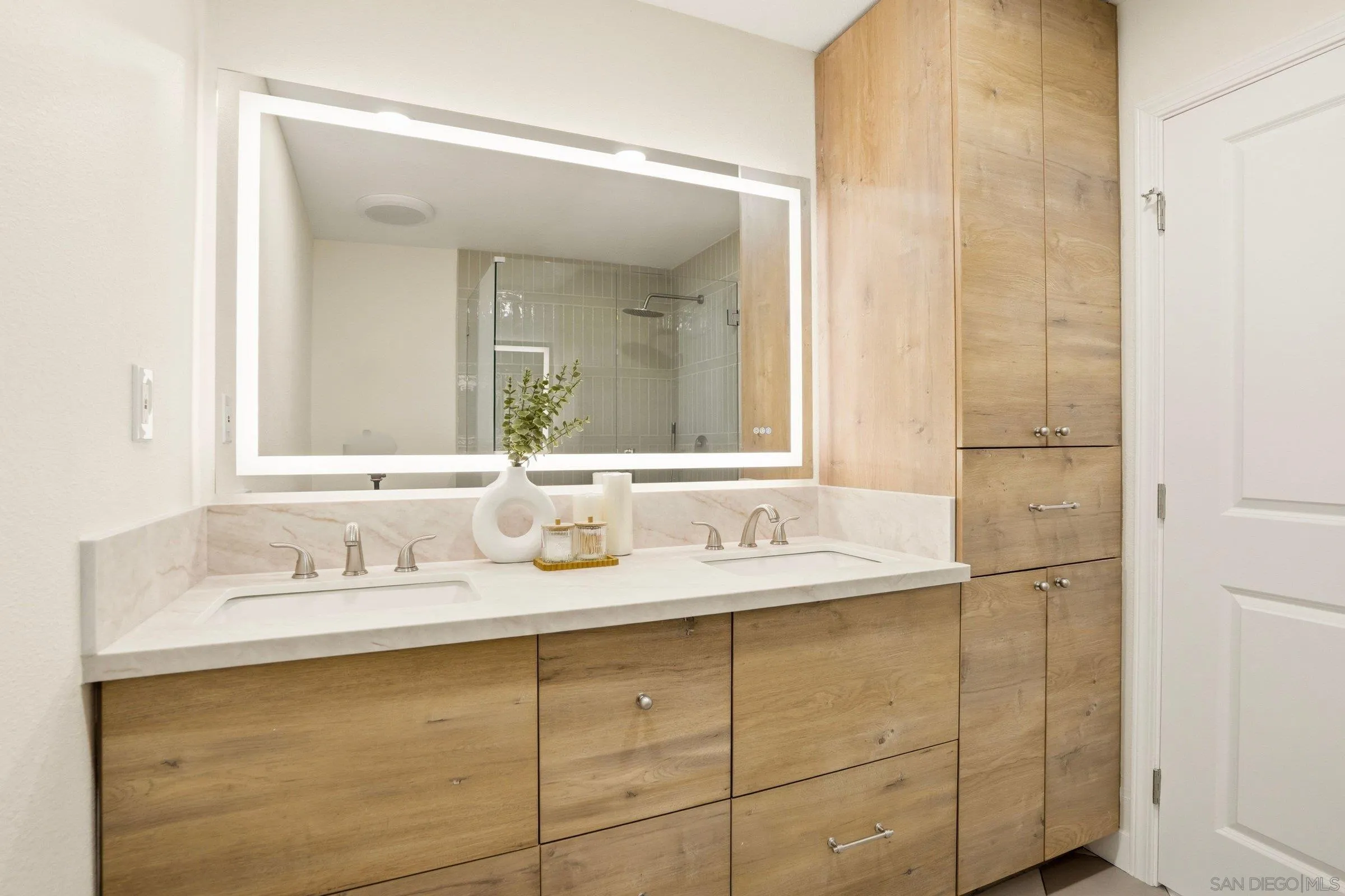 https://cdn.realtyfeed.com/cdn/127/260016149/7438f6daccb98b345f8d860de55dbdba.webp