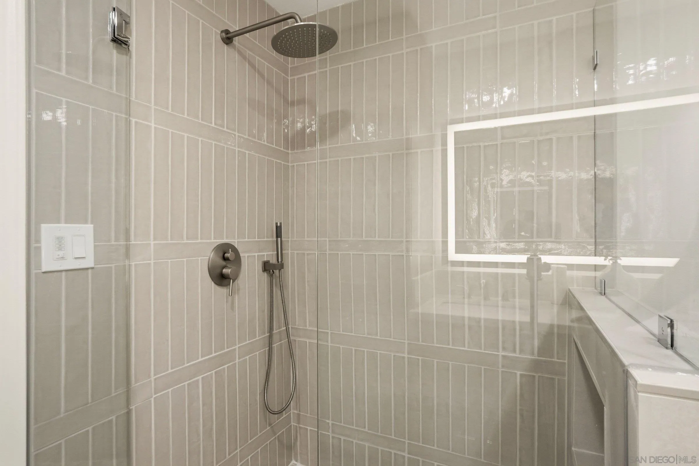 https://cdn.realtyfeed.com/cdn/127/260016149/c8c4c782d78cf39c124fd44a45bcff42.webp