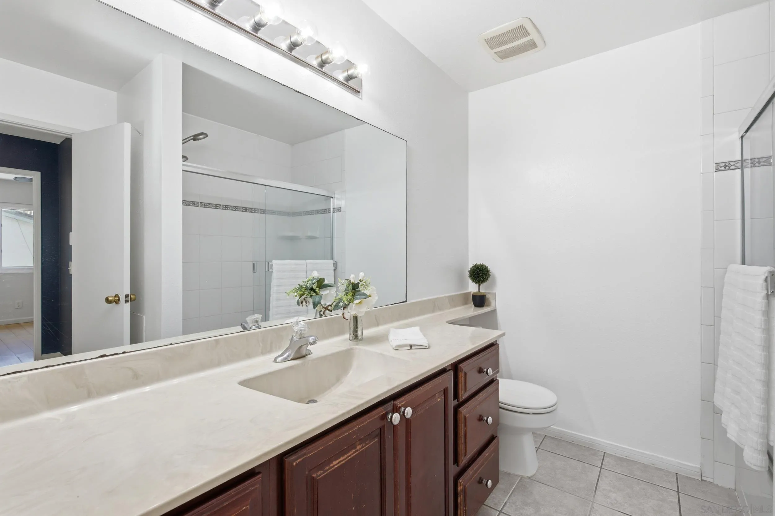 https://cdn.realtyfeed.com/cdn/127/260016151/0b3b0846d86101b83793a2c307aaf6d5.webp