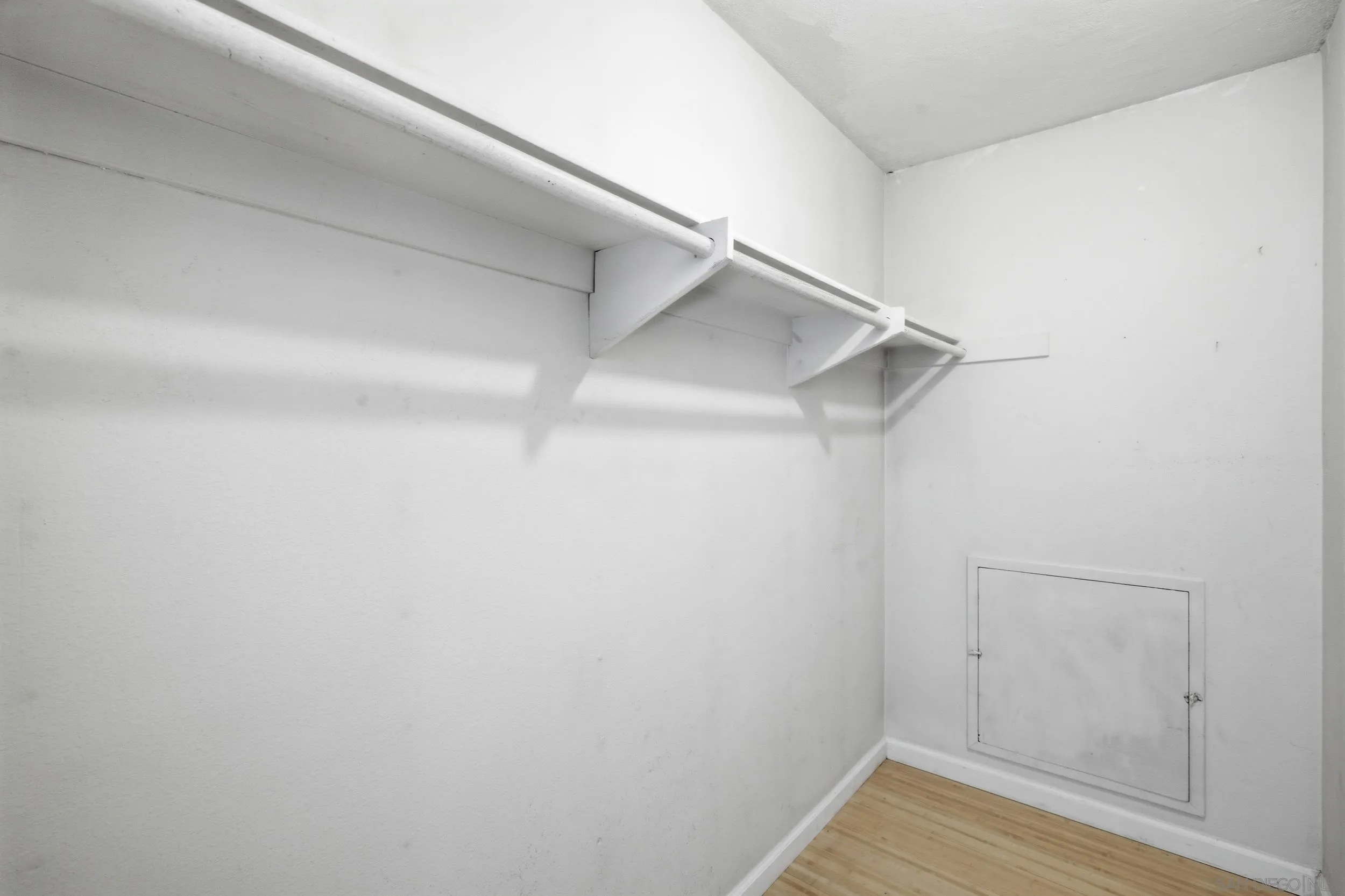https://cdn.realtyfeed.com/cdn/127/260016151/8014fc2adbf5da10091cd1f8bbbf97db.webp
