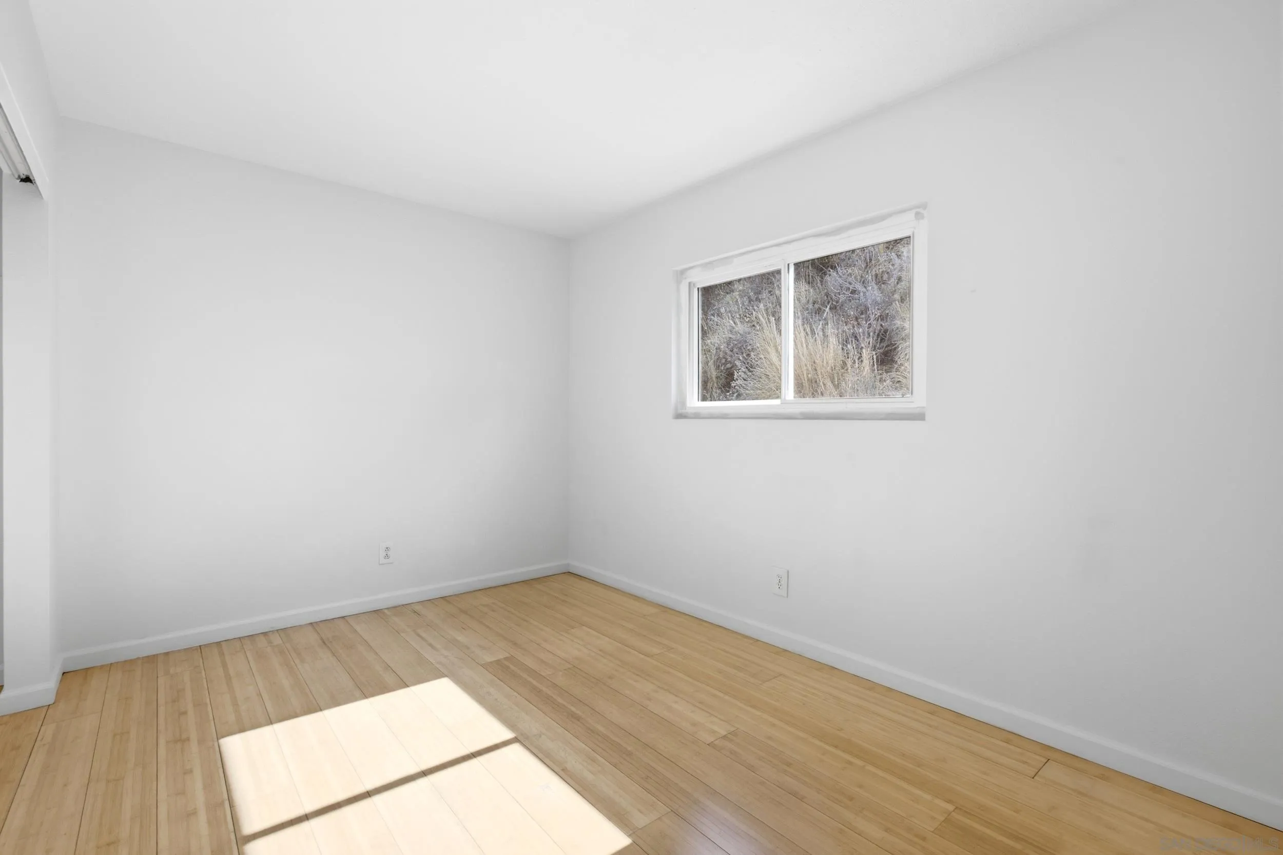 https://cdn.realtyfeed.com/cdn/127/260016151/8d379ea4b08a43cd5b8644f12243d6ea.webp