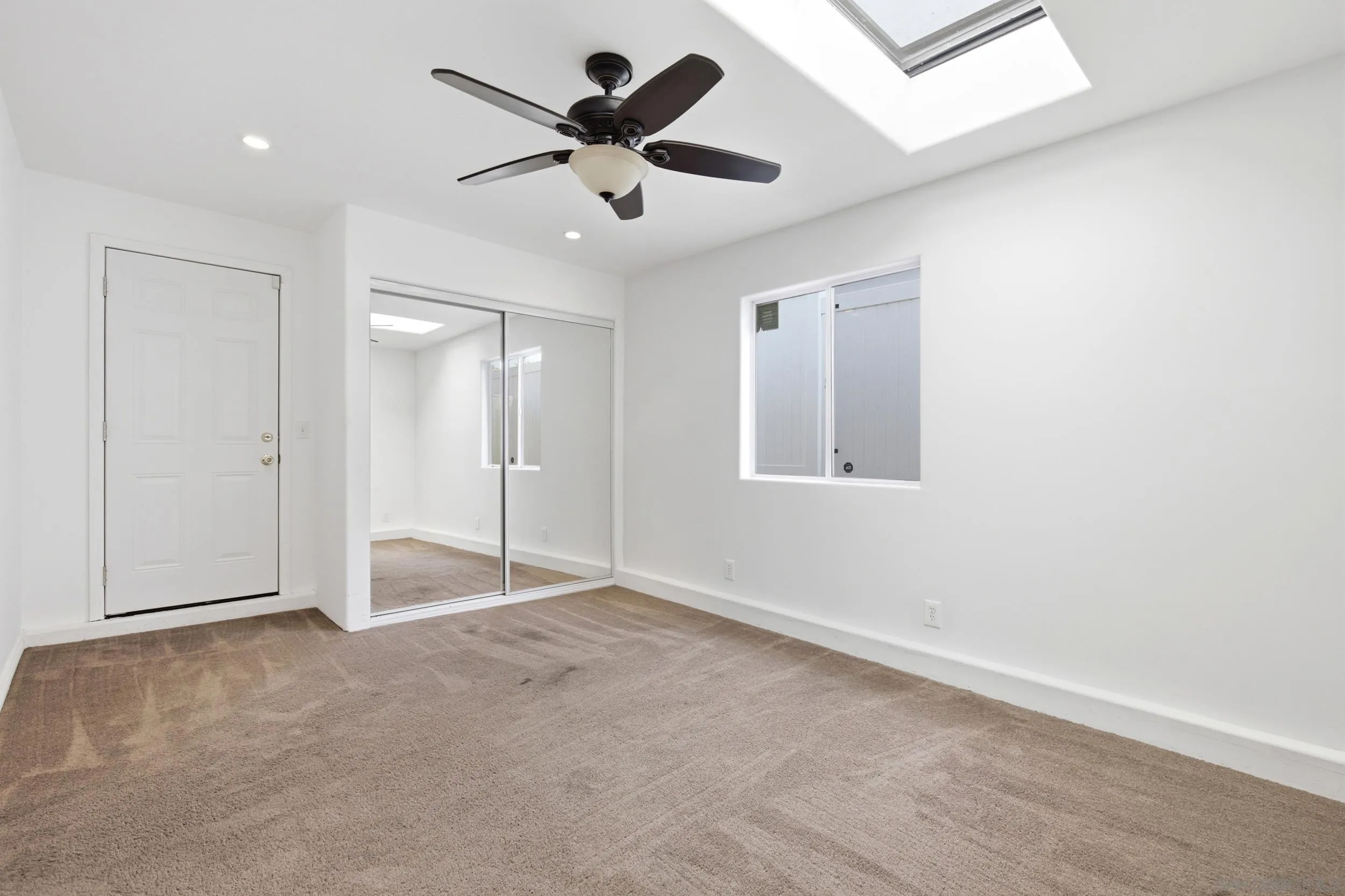 https://cdn.realtyfeed.com/cdn/127/260016151/c15761e3f815a73ae08a862243676f2d.webp