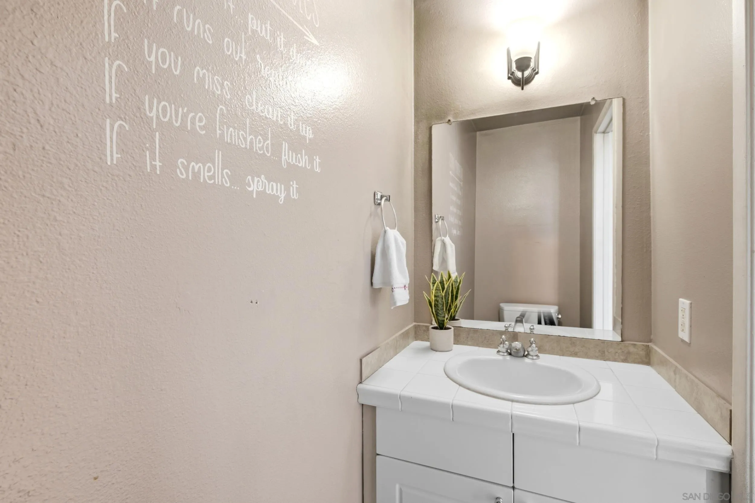 https://cdn.realtyfeed.com/cdn/127/260016151/c962449761ec5f41fc434b93d56fd275.webp