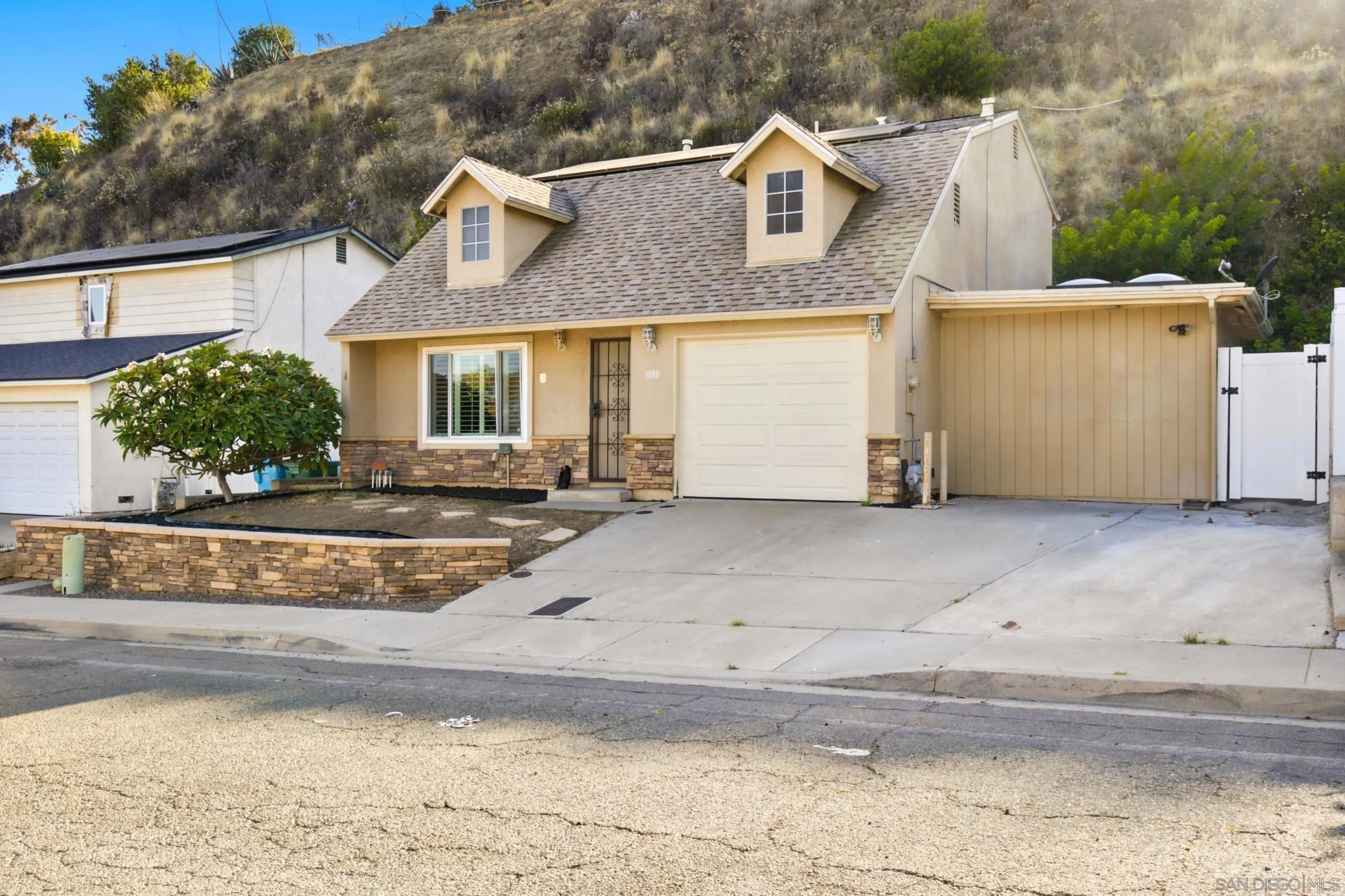 1880 Hanford Dr, San Diego CA 92111