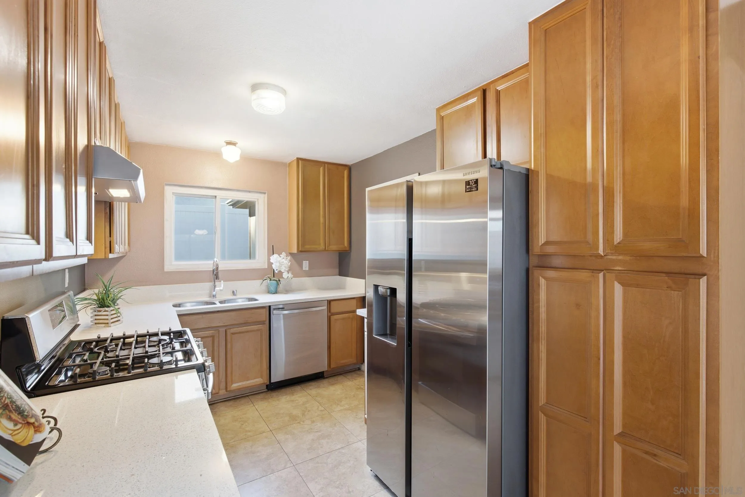 https://cdn.realtyfeed.com/cdn/127/260016151/eb450630a22a4b0b83eaa85019c4027a.webp