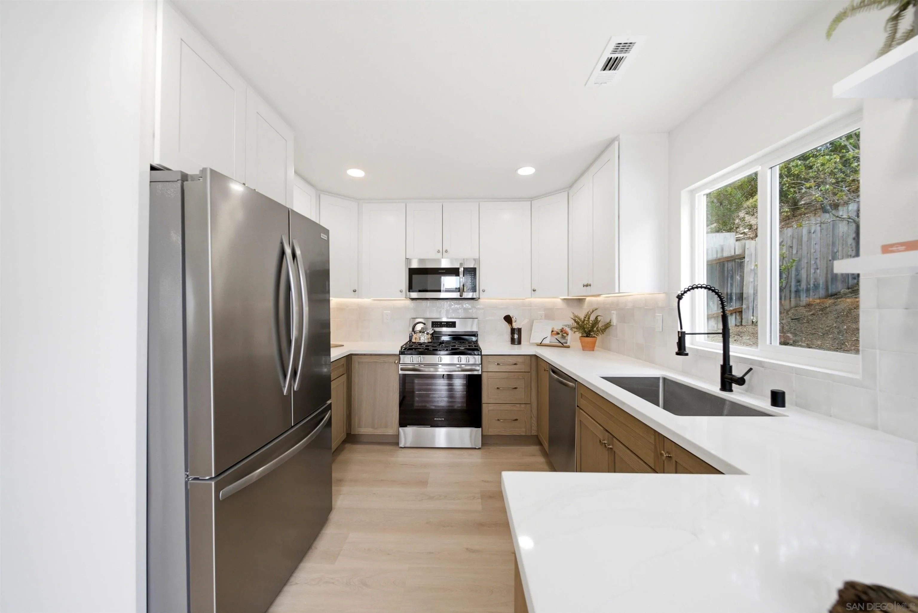 https://cdn.realtyfeed.com/cdn/127/260016157/7c0a4d69cff104eee0ea6d9ed0a5781d.webp