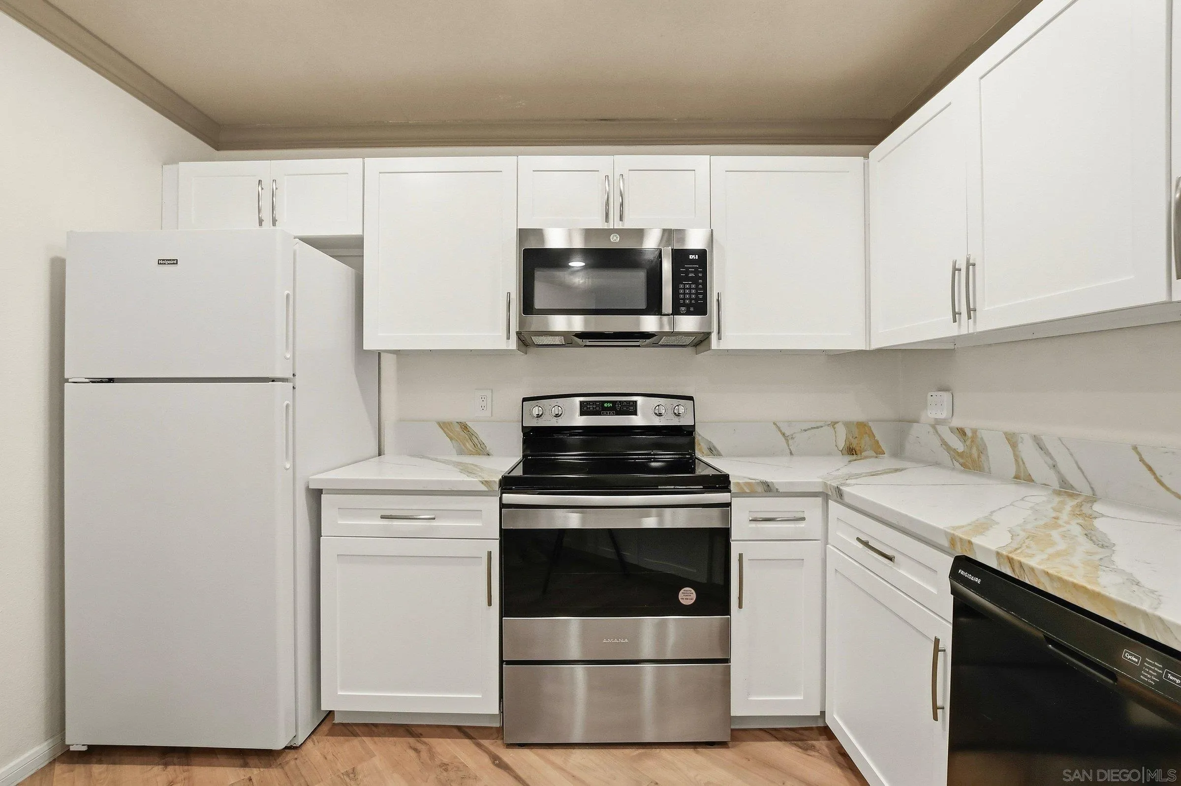 Photo #6: 260016166 Listing: Photo #6