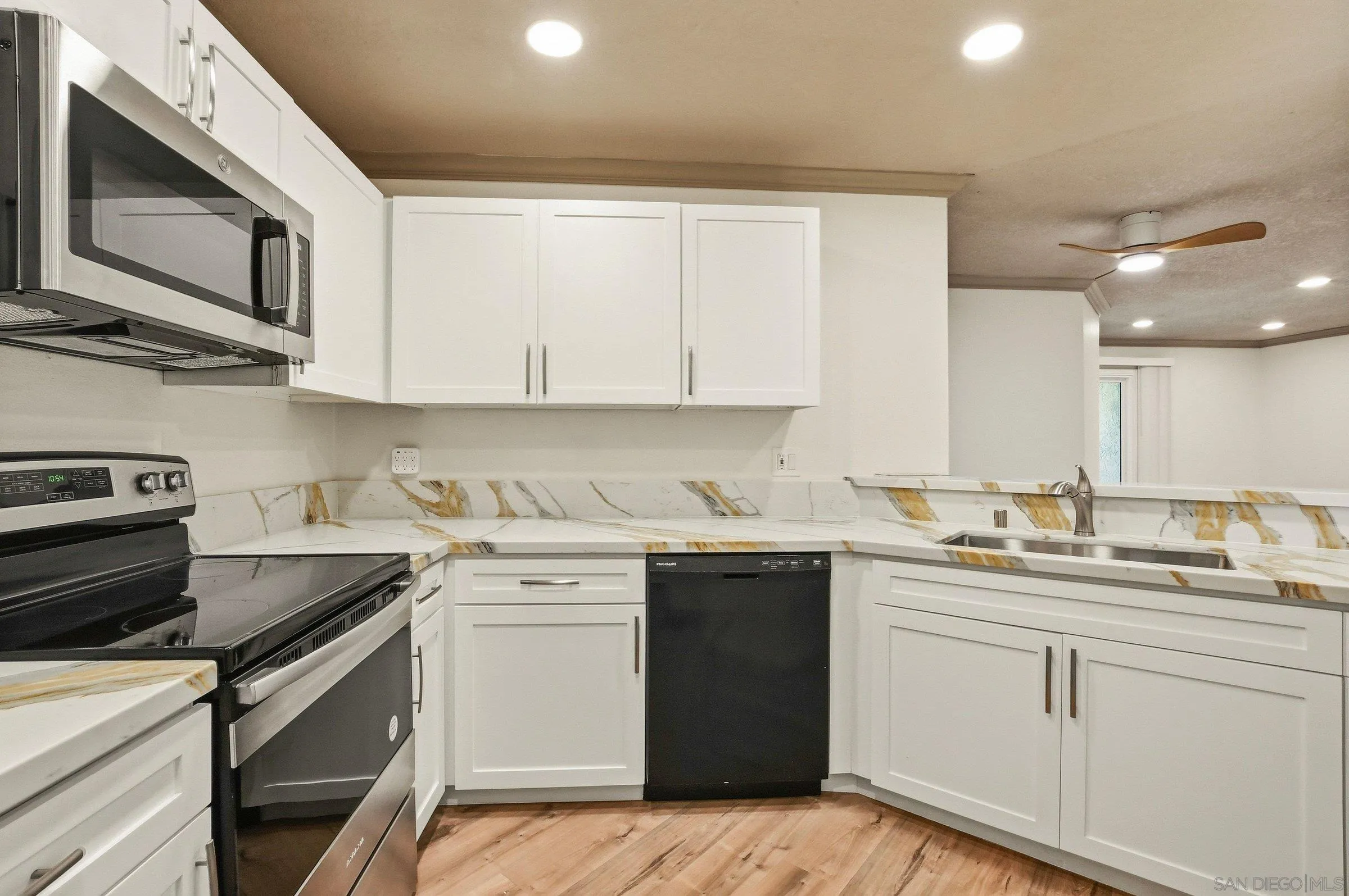 Photo #7: 260016166 Listing: Photo #7
