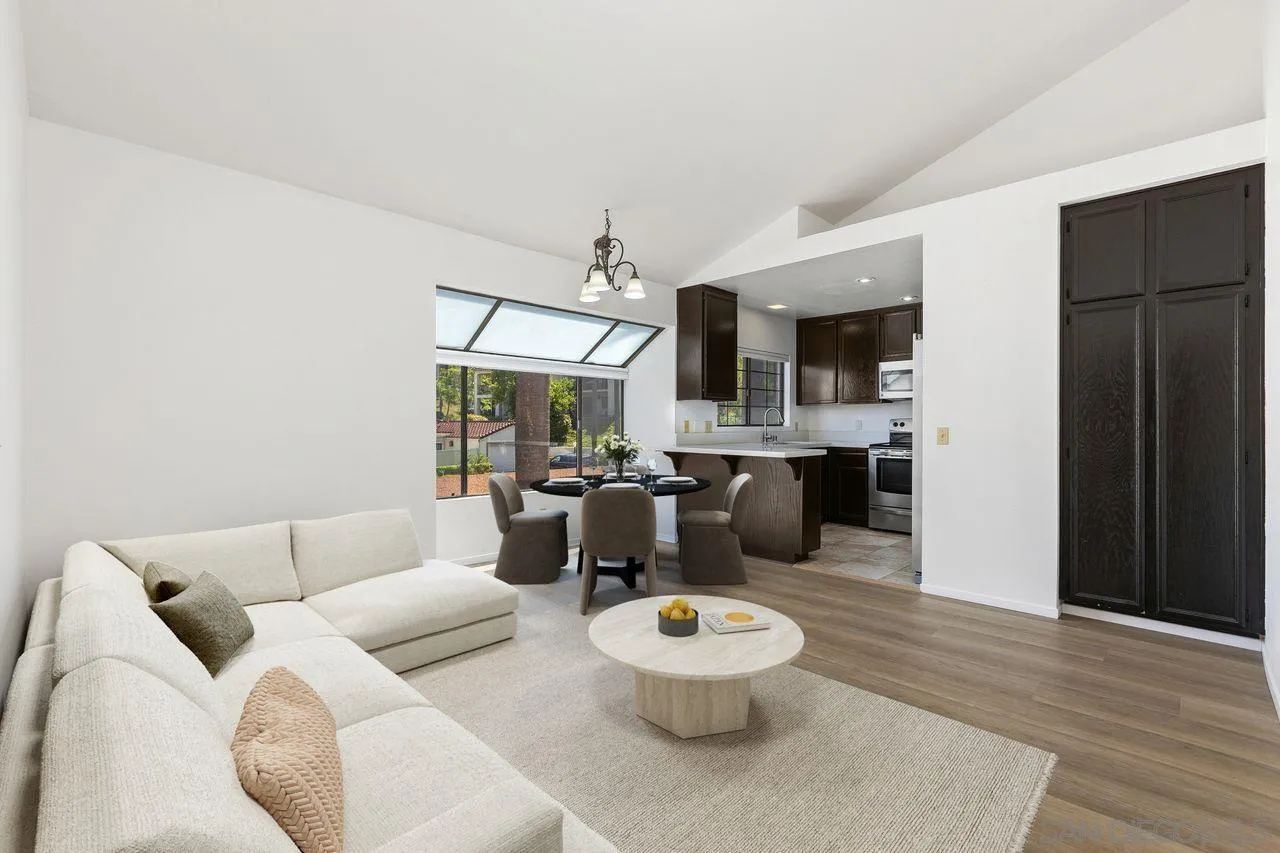 https://cdn.realtyfeed.com/cdn/127/260016167/055a305e79e241566df55b4bb8ce4d77.webp