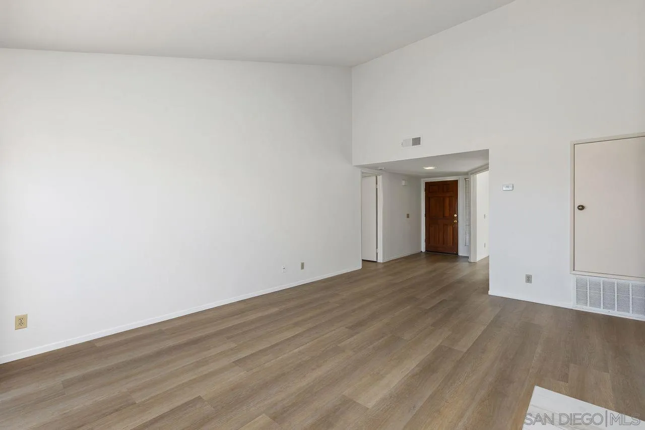 https://cdn.realtyfeed.com/cdn/127/260016167/6ff7b6d8809f84543c2970099ce8818b.webp