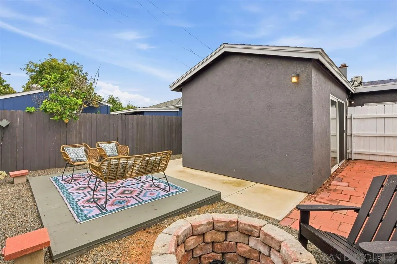 https://cdn.realtyfeed.com/cdn/127/260016173/282b01e583fcee38879877b23ff87e5c.webp