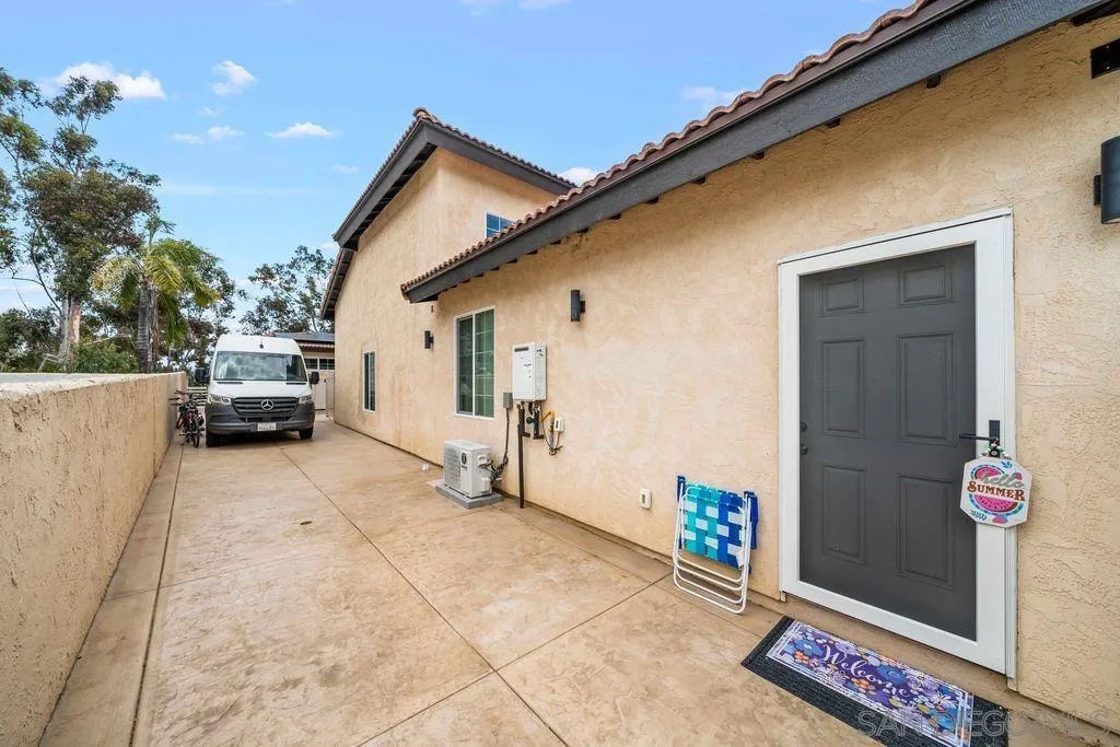 https://cdn.realtyfeed.com/cdn/127/260016188/711a20c9579207c49518f63f1ac0061b.webp