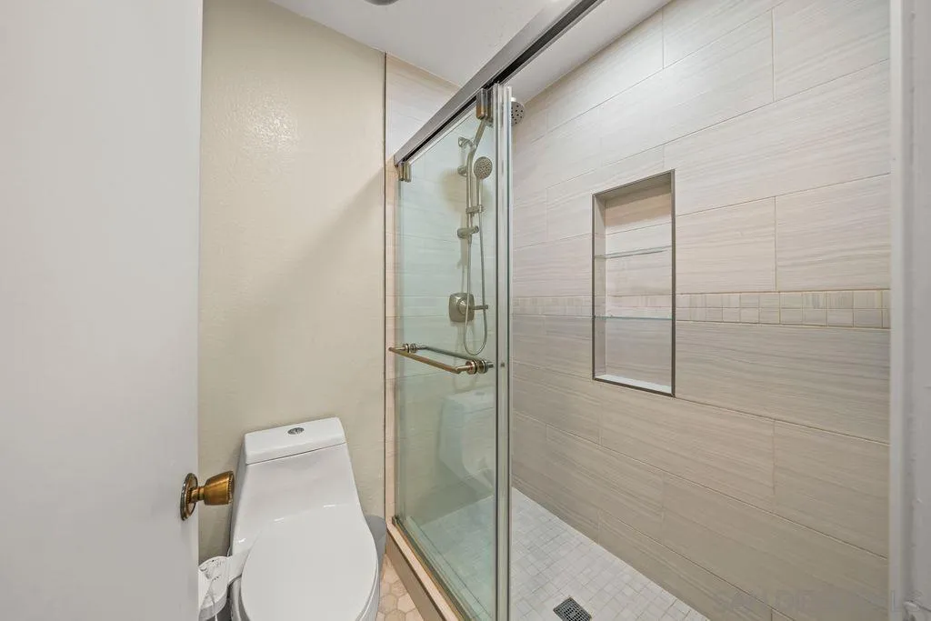 https://cdn.realtyfeed.com/cdn/127/260016188/8a1cb0cd43359ddfea0830c2a79cebf5.webp
