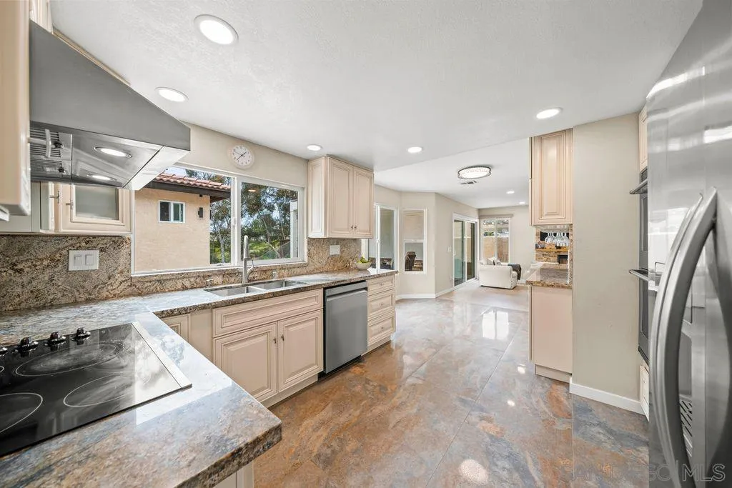 https://cdn.realtyfeed.com/cdn/127/260016188/8ccda9e848053f6616423544d105ac79.webp
