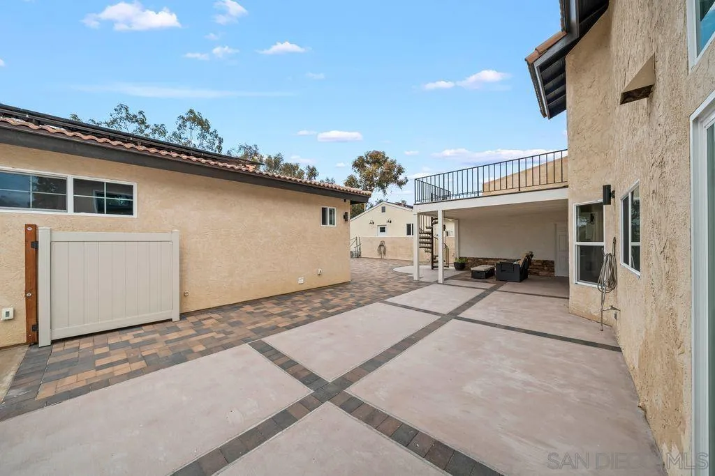 https://cdn.realtyfeed.com/cdn/127/260016188/eab1e8b2b1a11ee5358631814e3786e7.webp