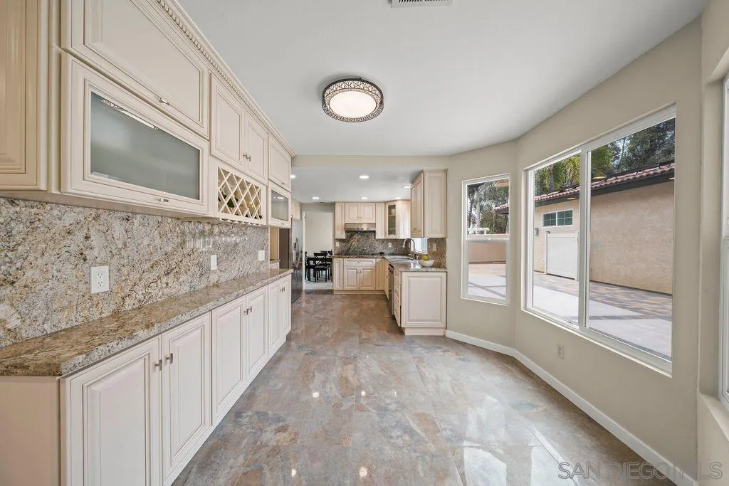 https://cdn.realtyfeed.com/cdn/127/260016188/ee75b3adc79c384f03ae00eeb0664635.webp