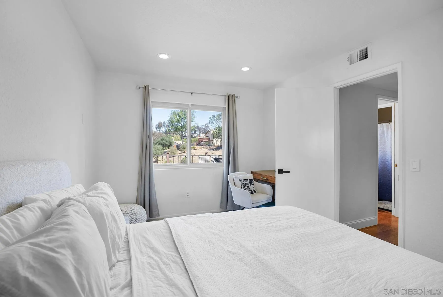 https://cdn.realtyfeed.com/cdn/127/260016199/73a50a8495b929ac581362b91c0d6333.webp