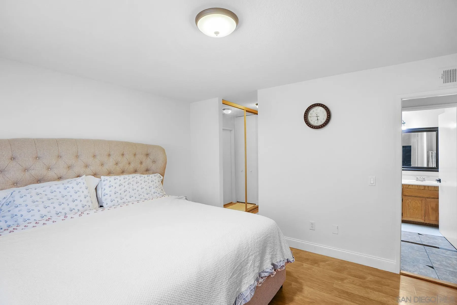 https://cdn.realtyfeed.com/cdn/127/260016199/9ef87541e7a3920afedbfa1173c5b77a.webp