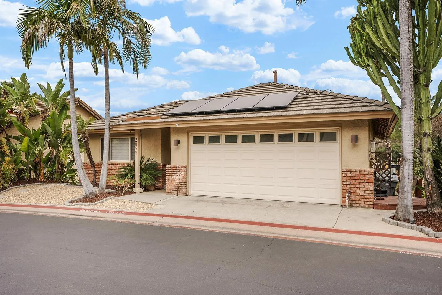 https://cdn.realtyfeed.com/cdn/127/260016199/cc3d651e64fc3f286753d0f580d464d4.webp
