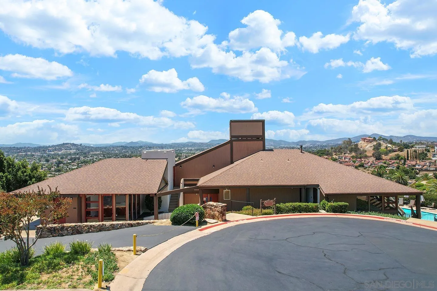 https://cdn.realtyfeed.com/cdn/127/260016199/edba910ce2f82aac77bd9309c21ed967.webp