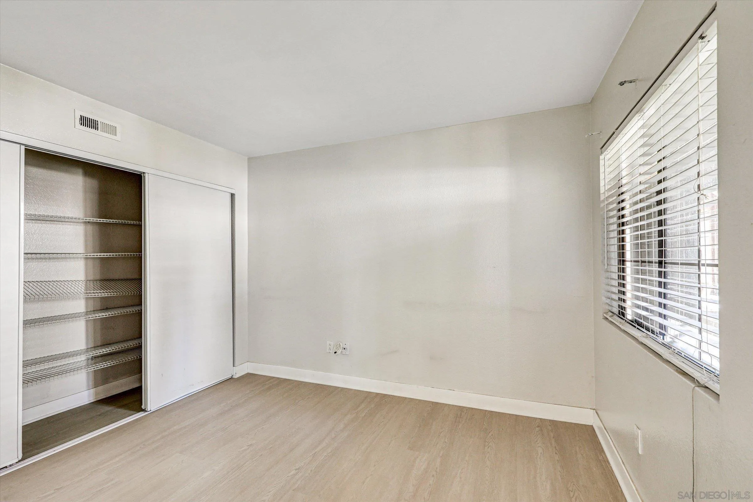 Photo #25: 2600162 Listing: Photo #25