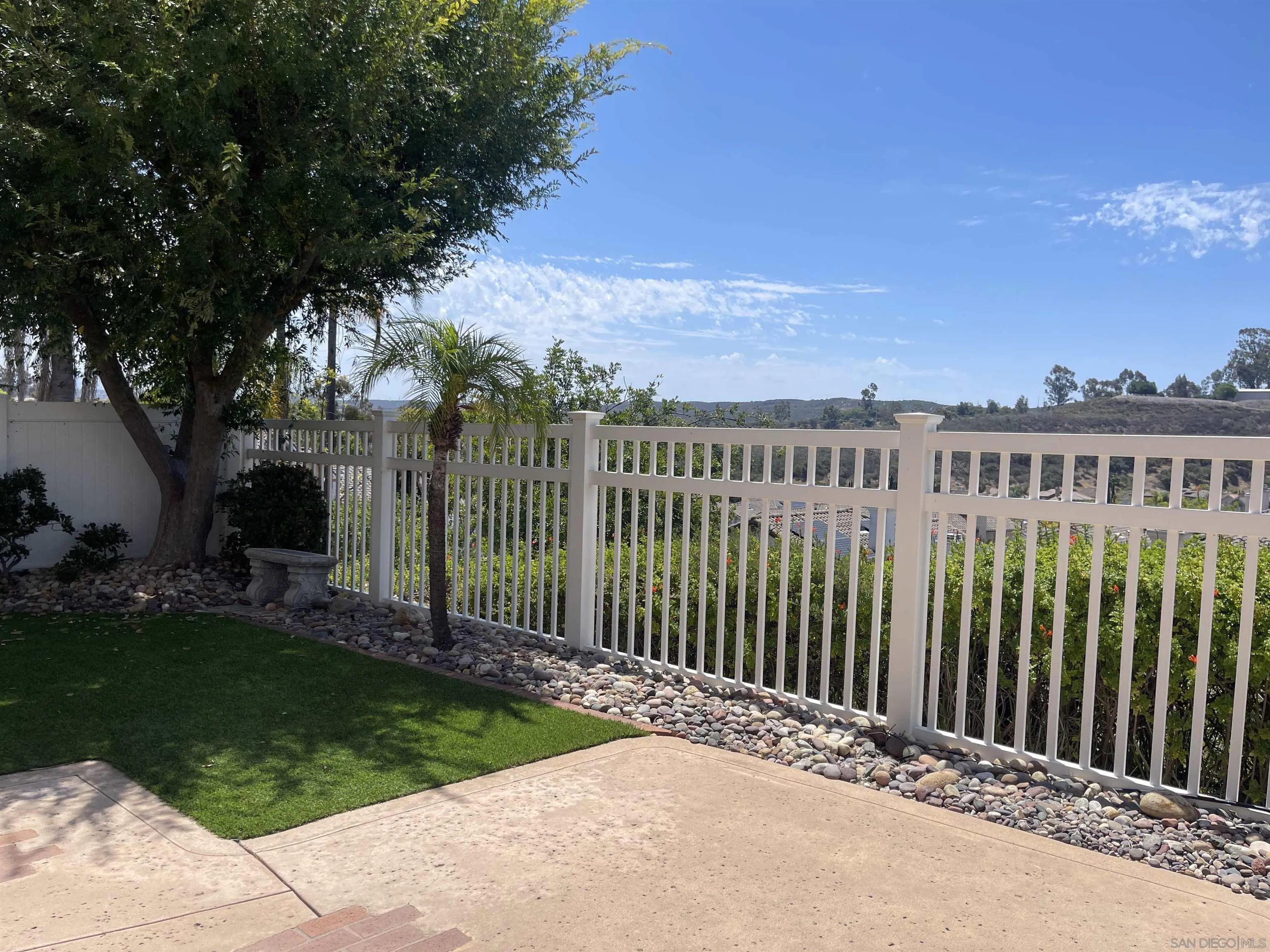 https://cdn.realtyfeed.com/cdn/127/260016201/1b5ee0ac3ef35c01a4f16ace65d89a59.webp