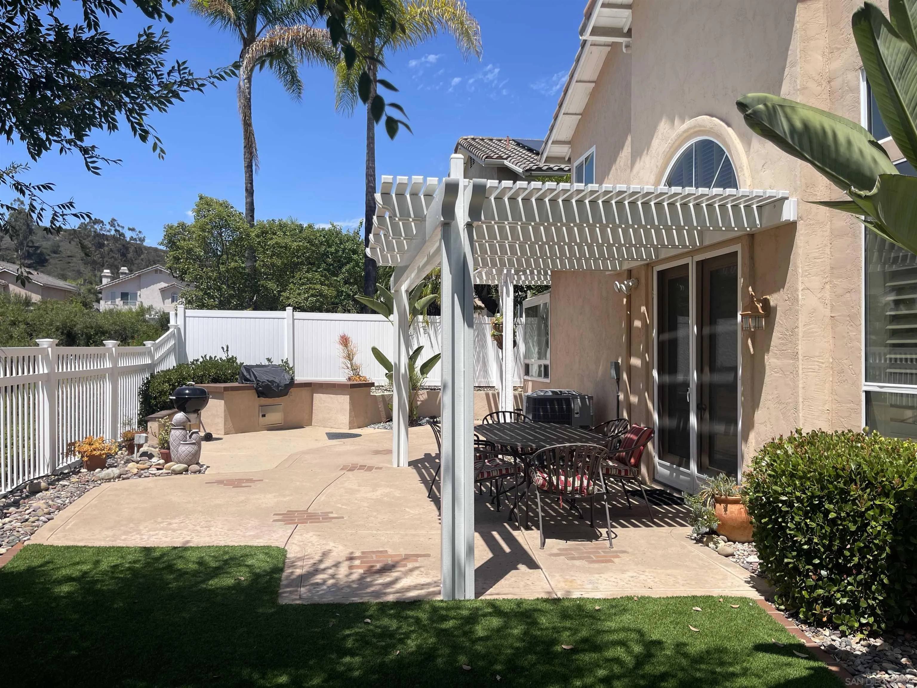https://cdn.realtyfeed.com/cdn/127/260016201/a1fc09e35490f60e829f5b6370e4eb19.webp