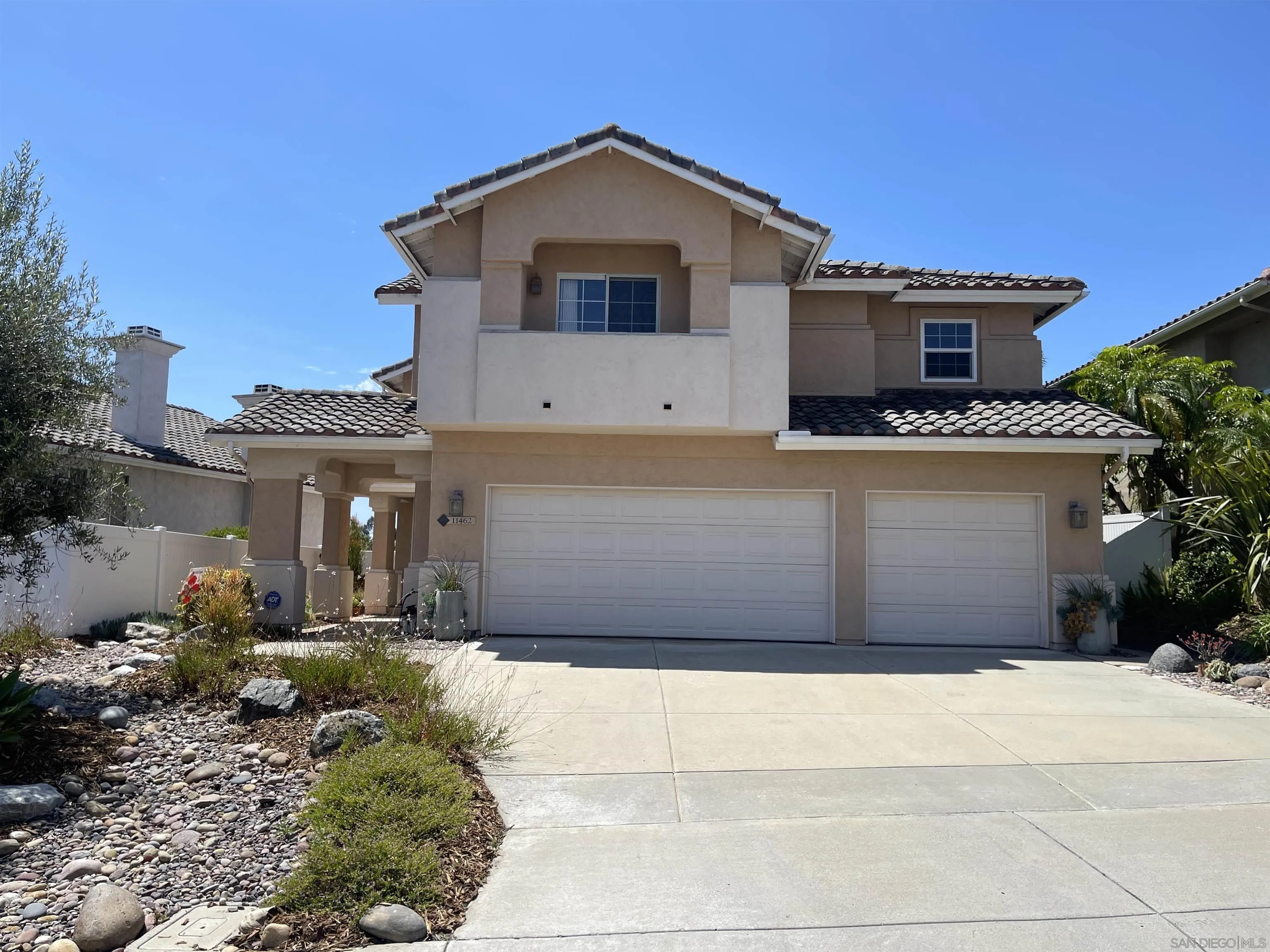 https://cdn.realtyfeed.com/cdn/127/260016201/fe83f1972250a7be907cb3421138ee7e.webp