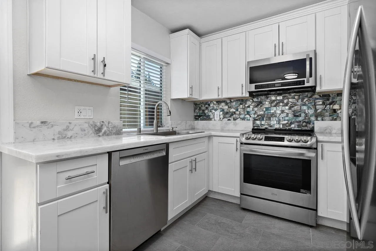 https://cdn.realtyfeed.com/cdn/127/260016204/09fb0a55fc71e153faf3b2917e2a3592.webp