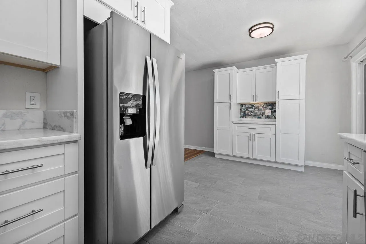 https://cdn.realtyfeed.com/cdn/127/260016204/28f760aeed4c2394511478f4812034c6.webp