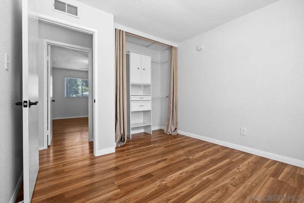https://cdn.realtyfeed.com/cdn/127/260016204/386e42f4ab0ac5ffbf49d0952aea8a1f.webp