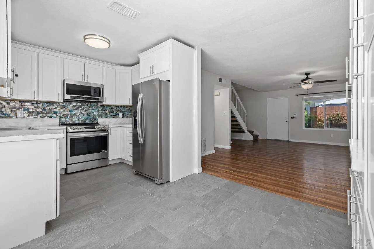 https://cdn.realtyfeed.com/cdn/127/260016204/eaefaa2f0f95fa6092b9118c489243ab.webp