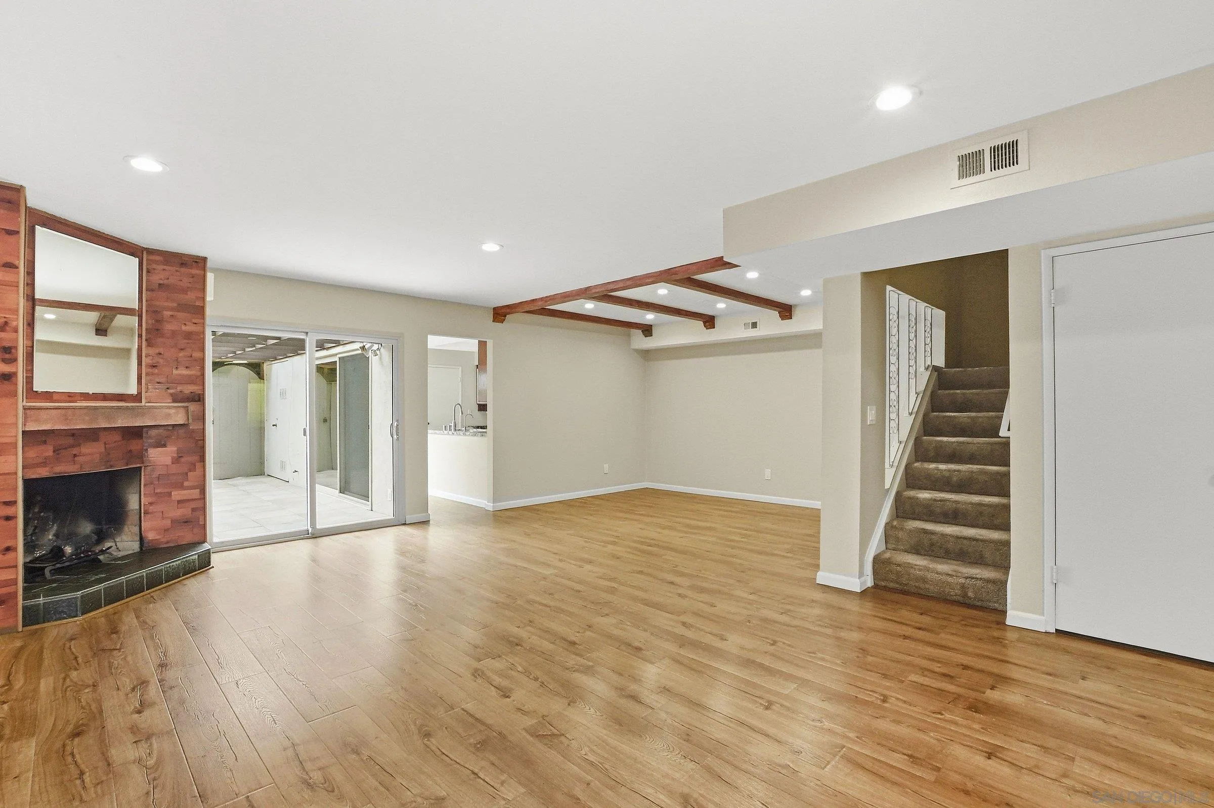 Photo #1: 260016205 Listing: Photo #1